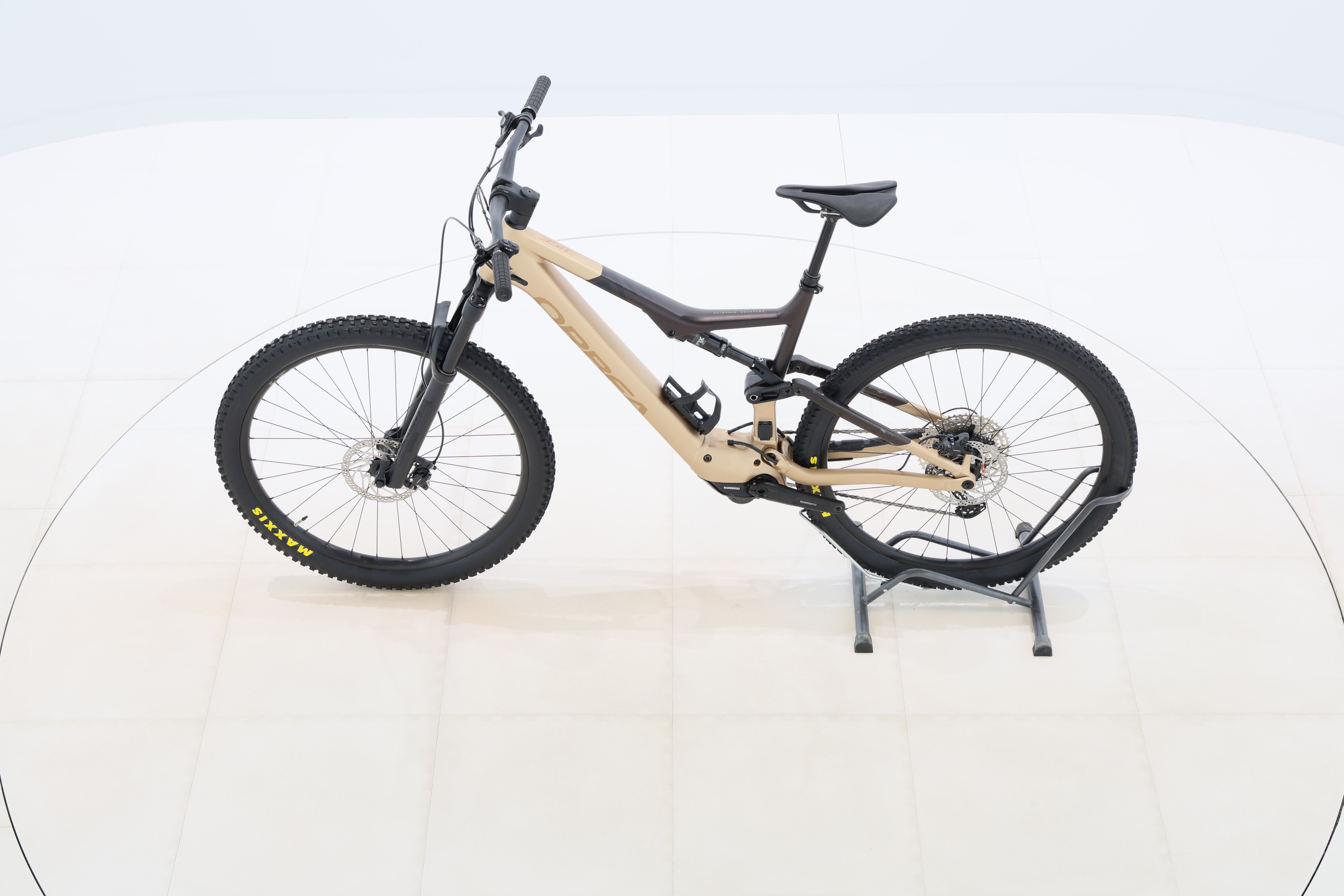 300f7e7e-0be8-41af-b4ce-7d1f0dd3c2b3