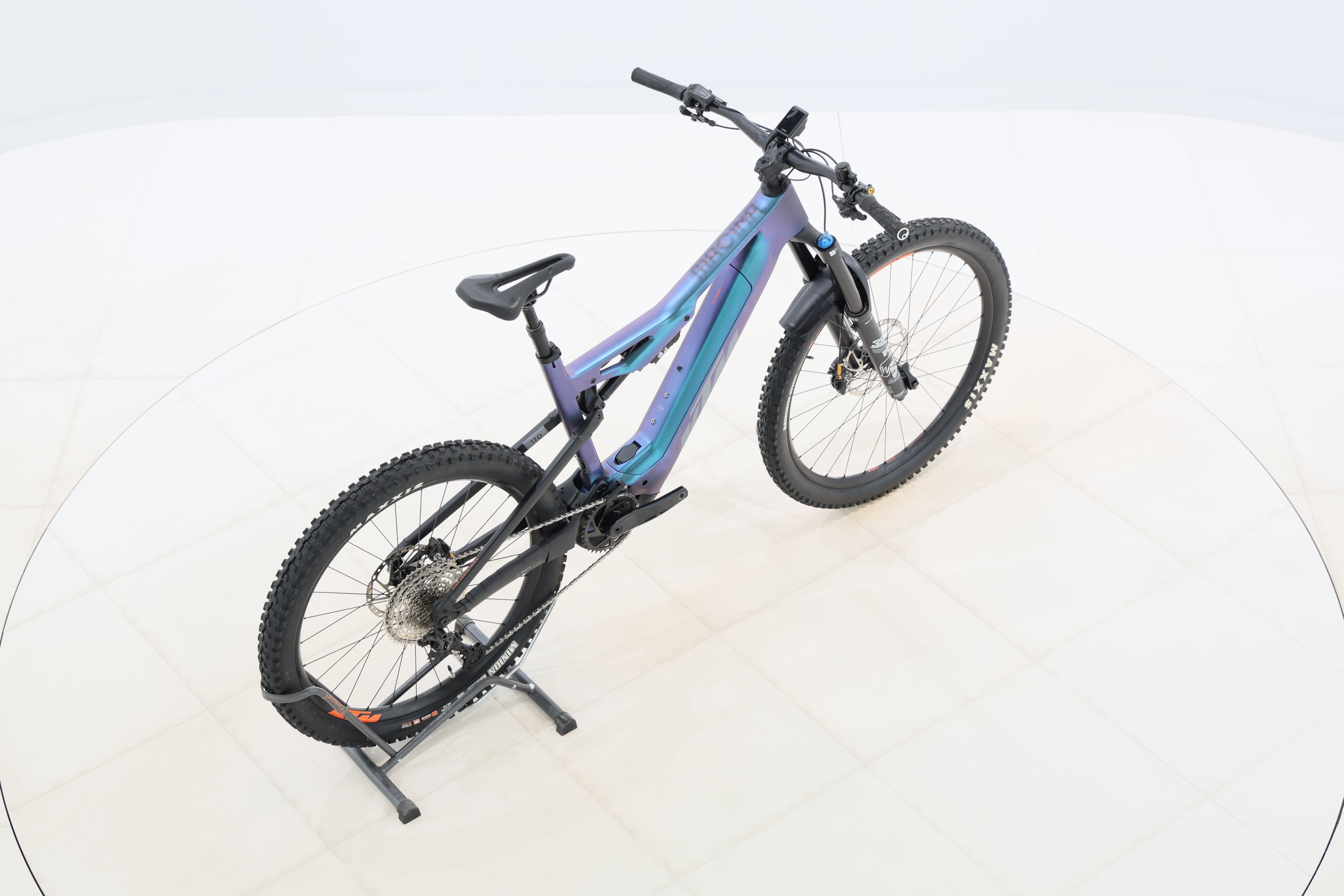 ef2299e1-2a6a-4ee8-85a3-2e06e6f78c4f