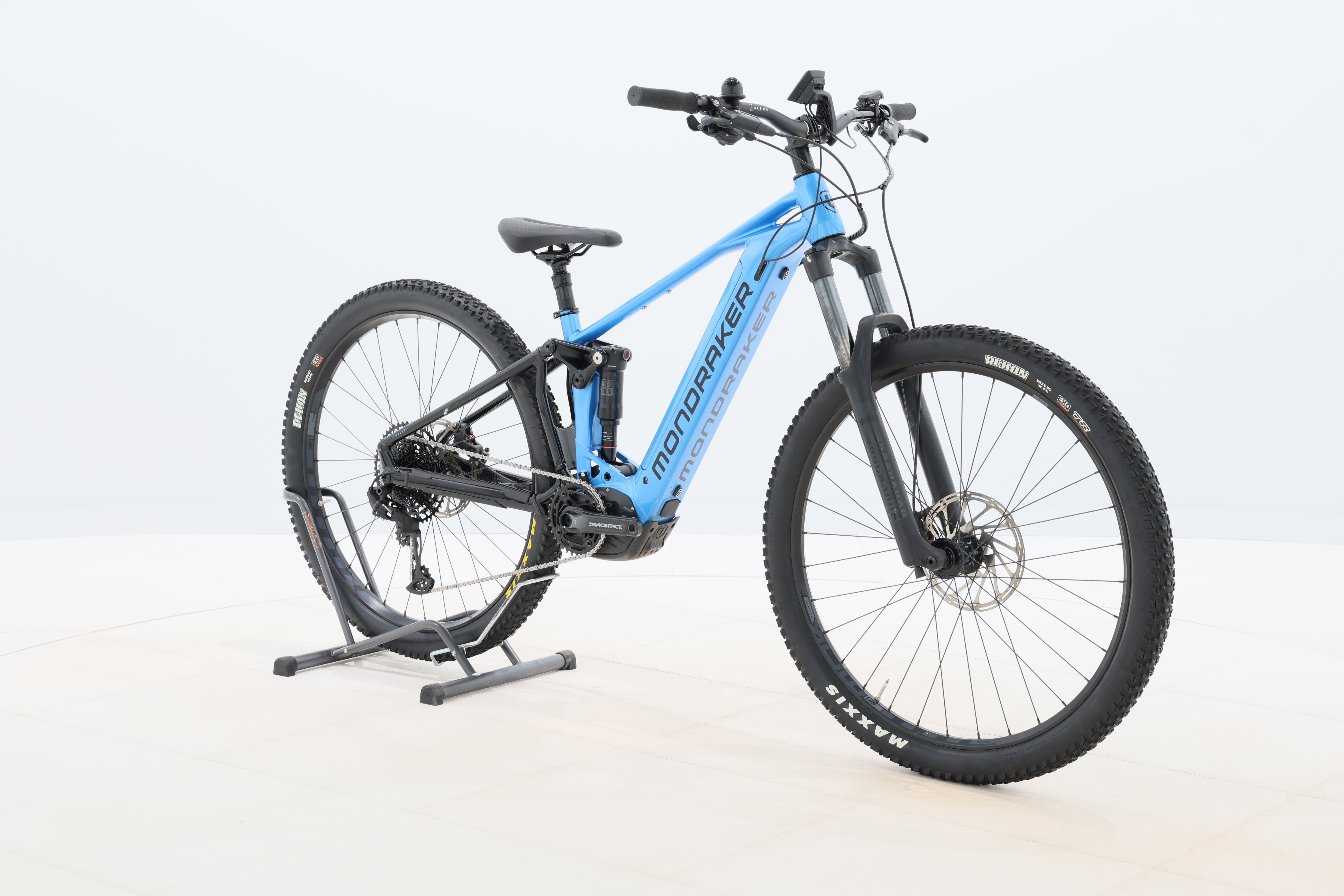 9dbf09bd-769d-4163-9dbb-339e83a44928