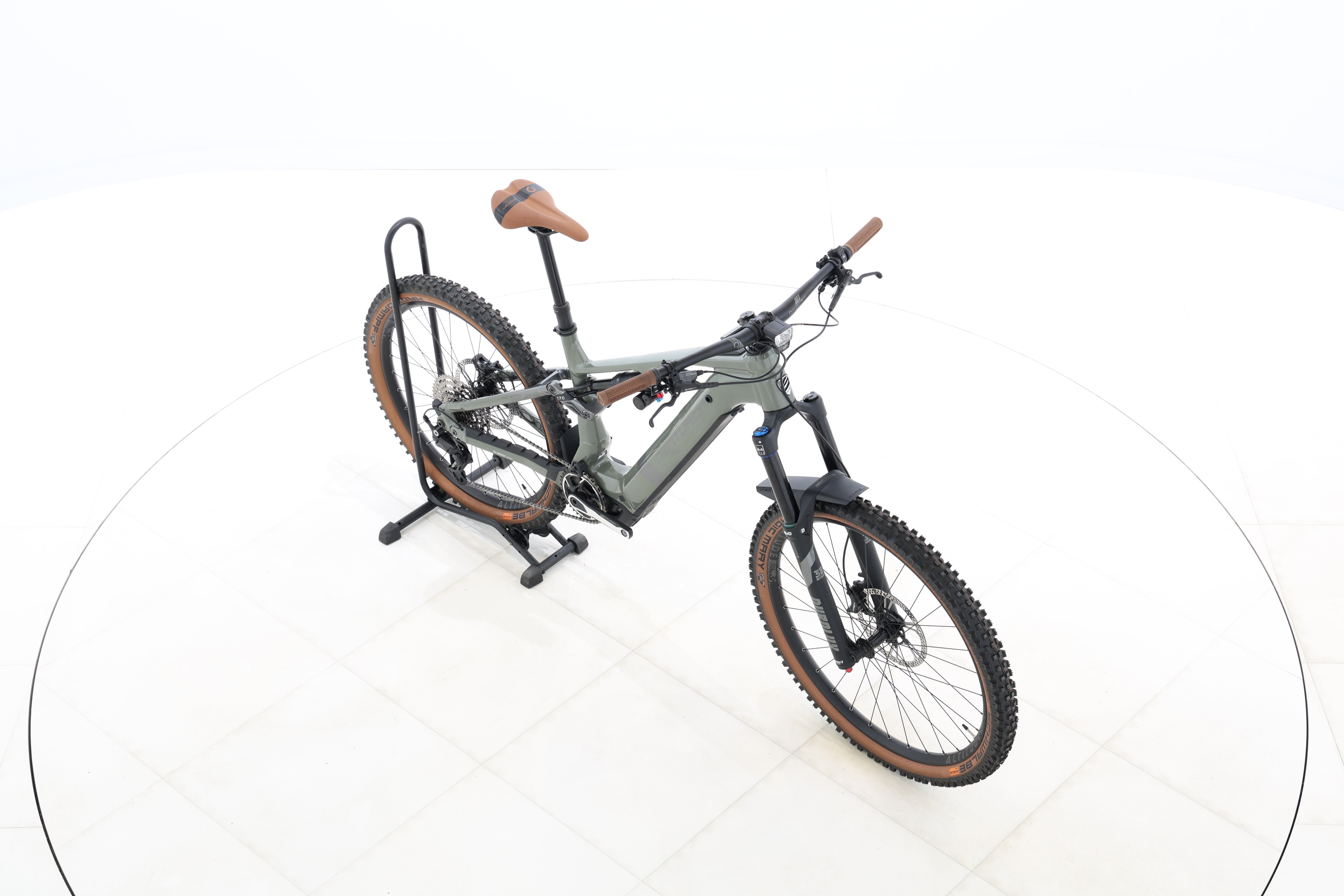 a42c325a-02db-428d-bf95-a39ca9688714