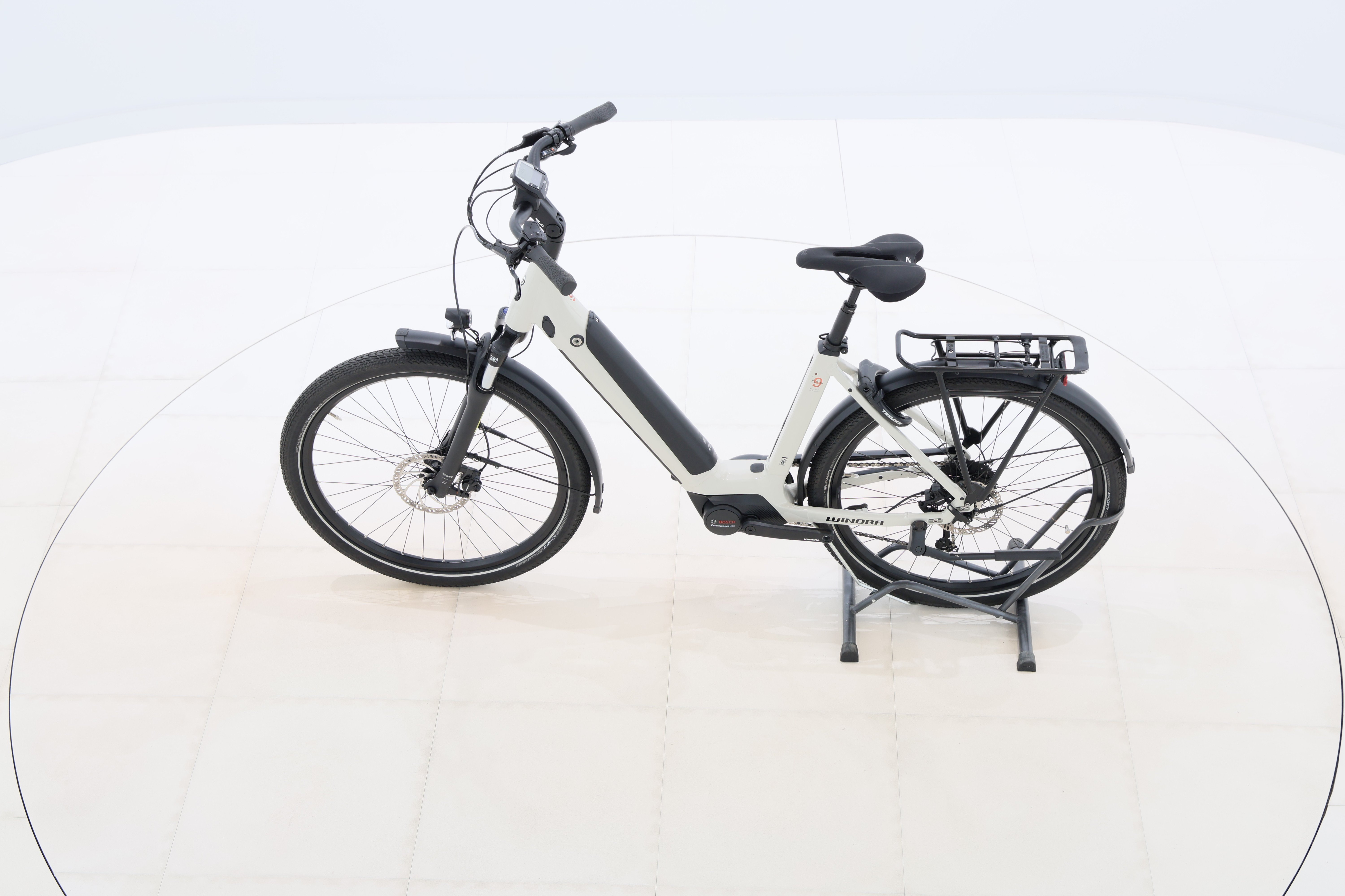 f7b93112-0ca6-406f-9c25-23a15ba91b32