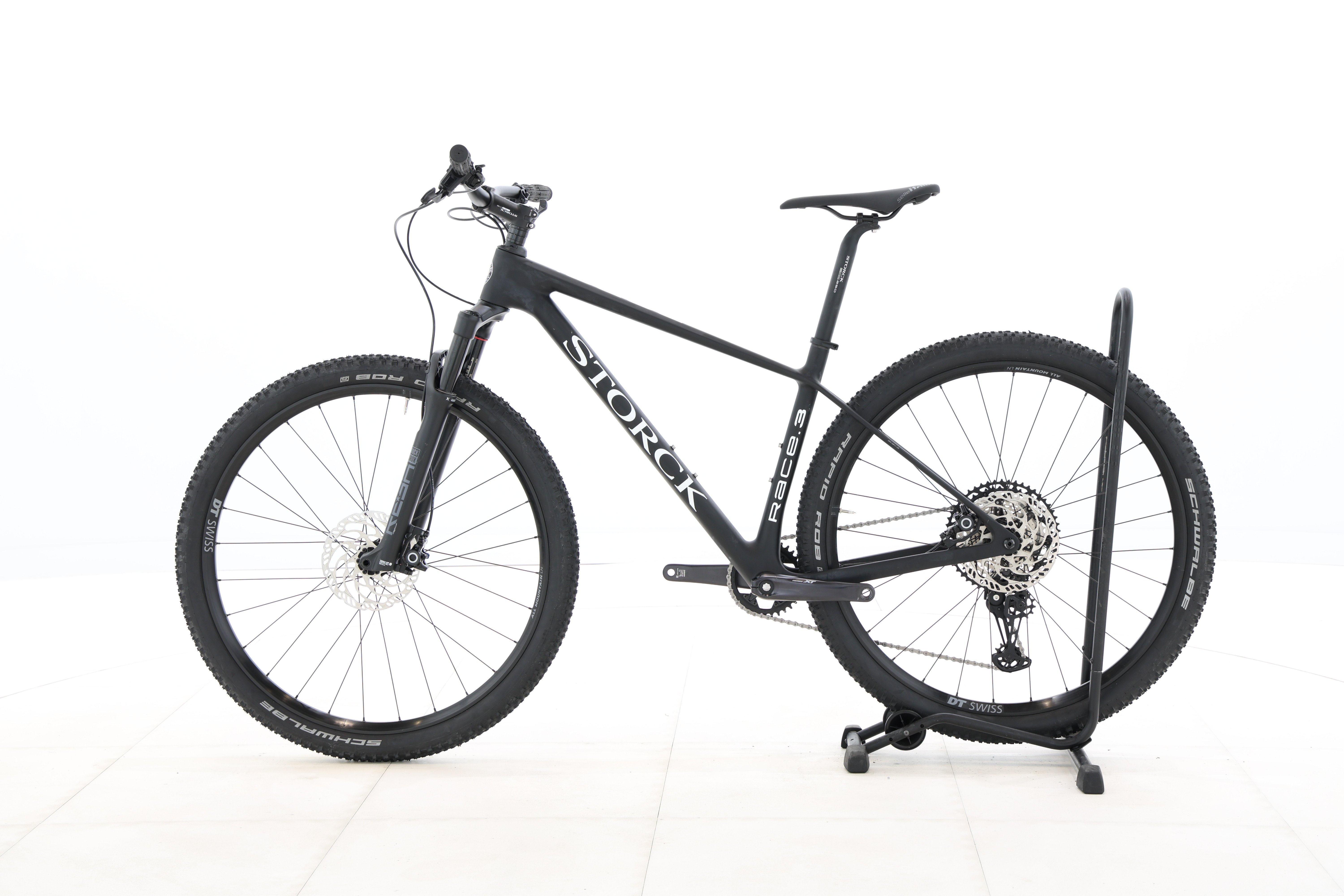 d18e8d93-40dd-4661-8382-caa751ad87b4