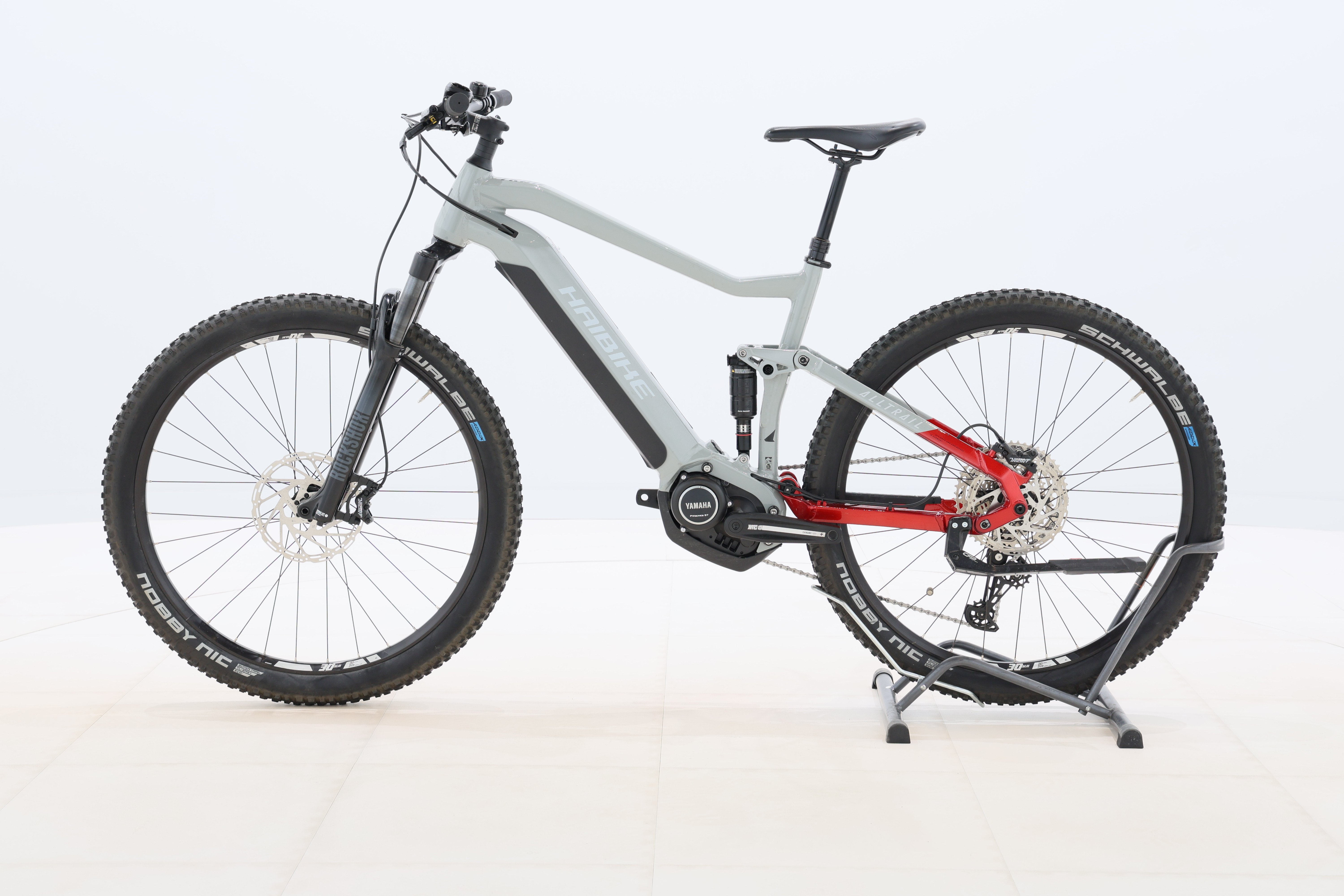 e3b1f72d-3193-4baf-8137-5927322636e9