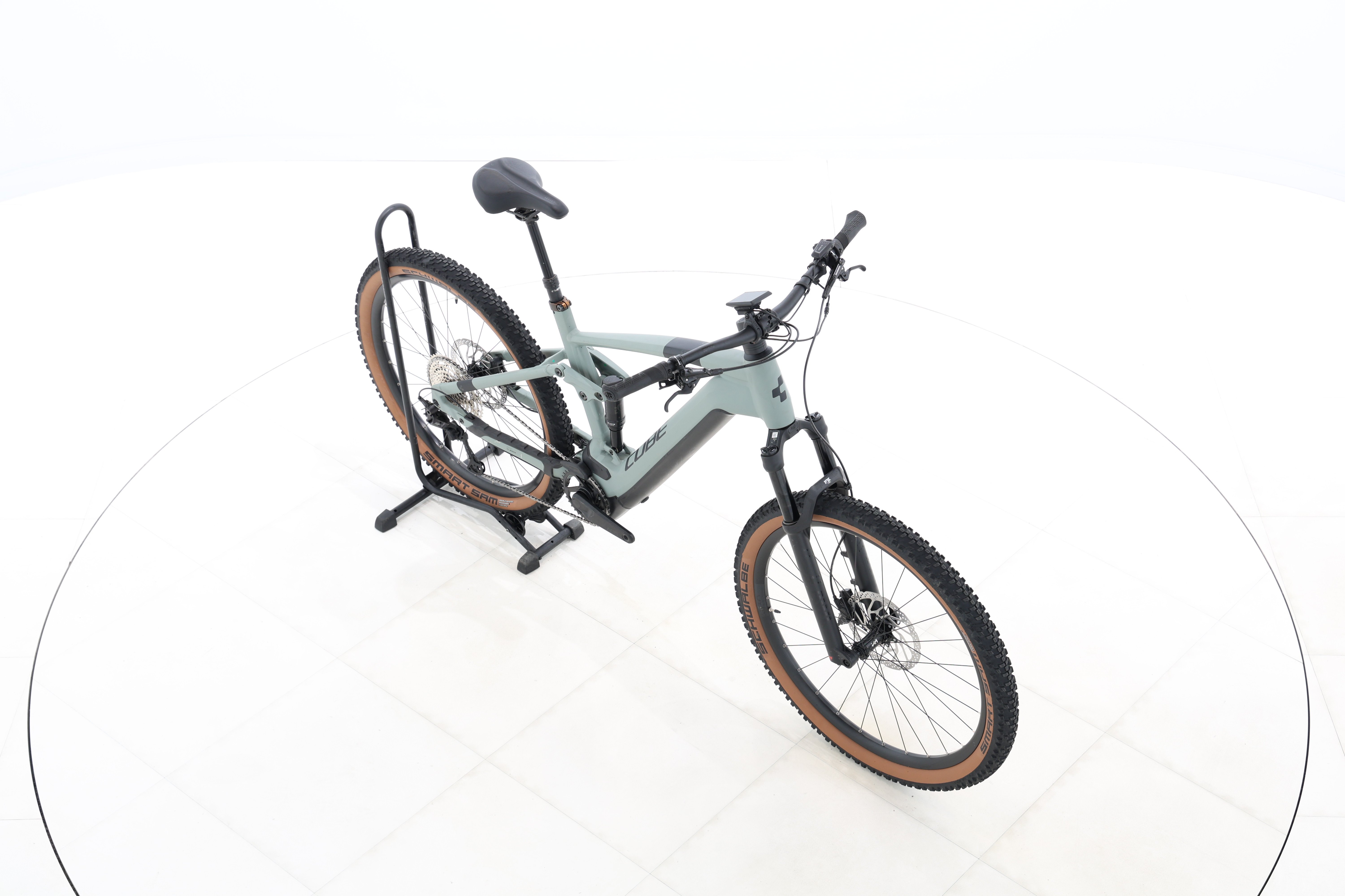 094e1546-f06c-442d-9c77-b5d094dccd91