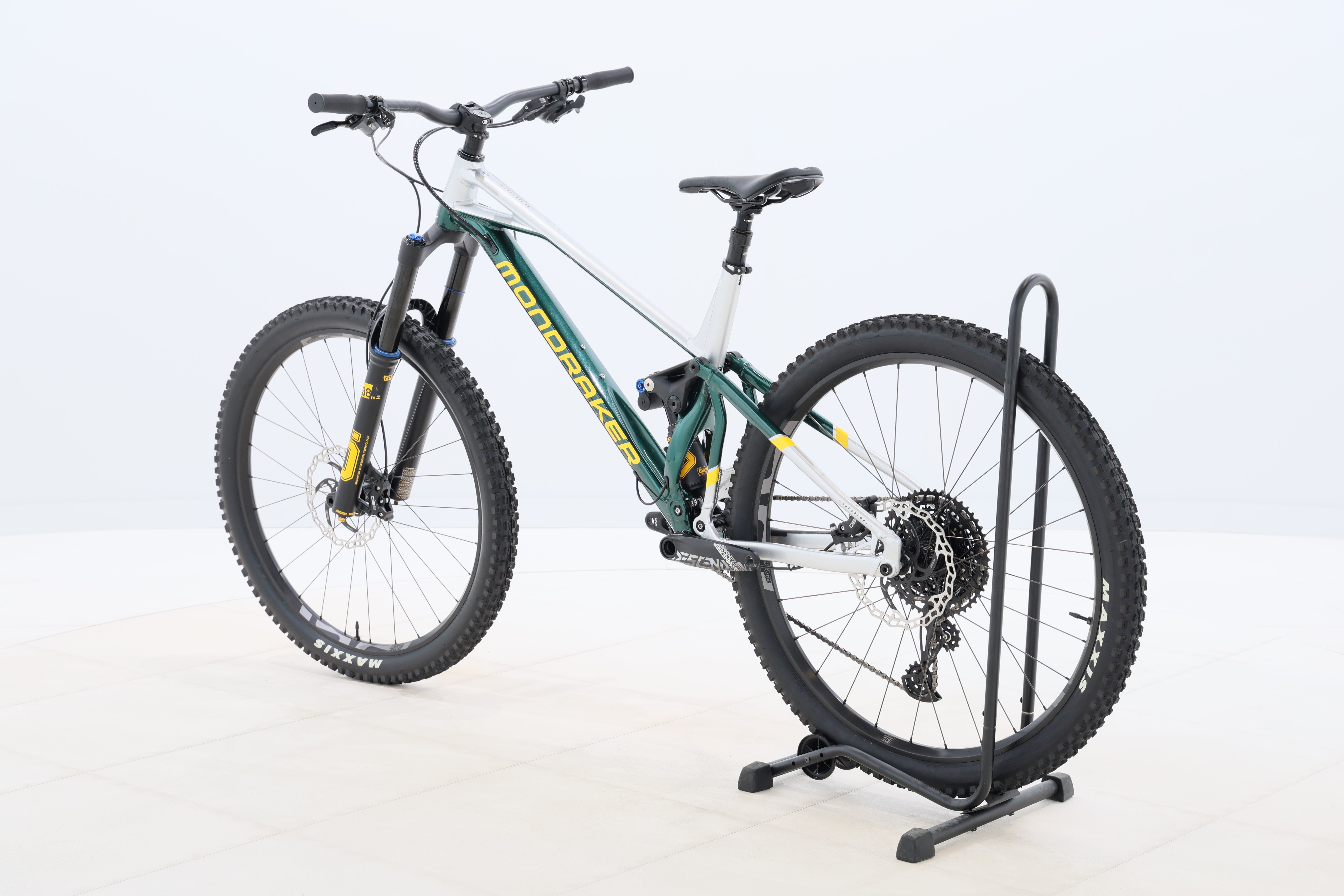 9e318633-d278-45d7-8eff-4aa86e37223b