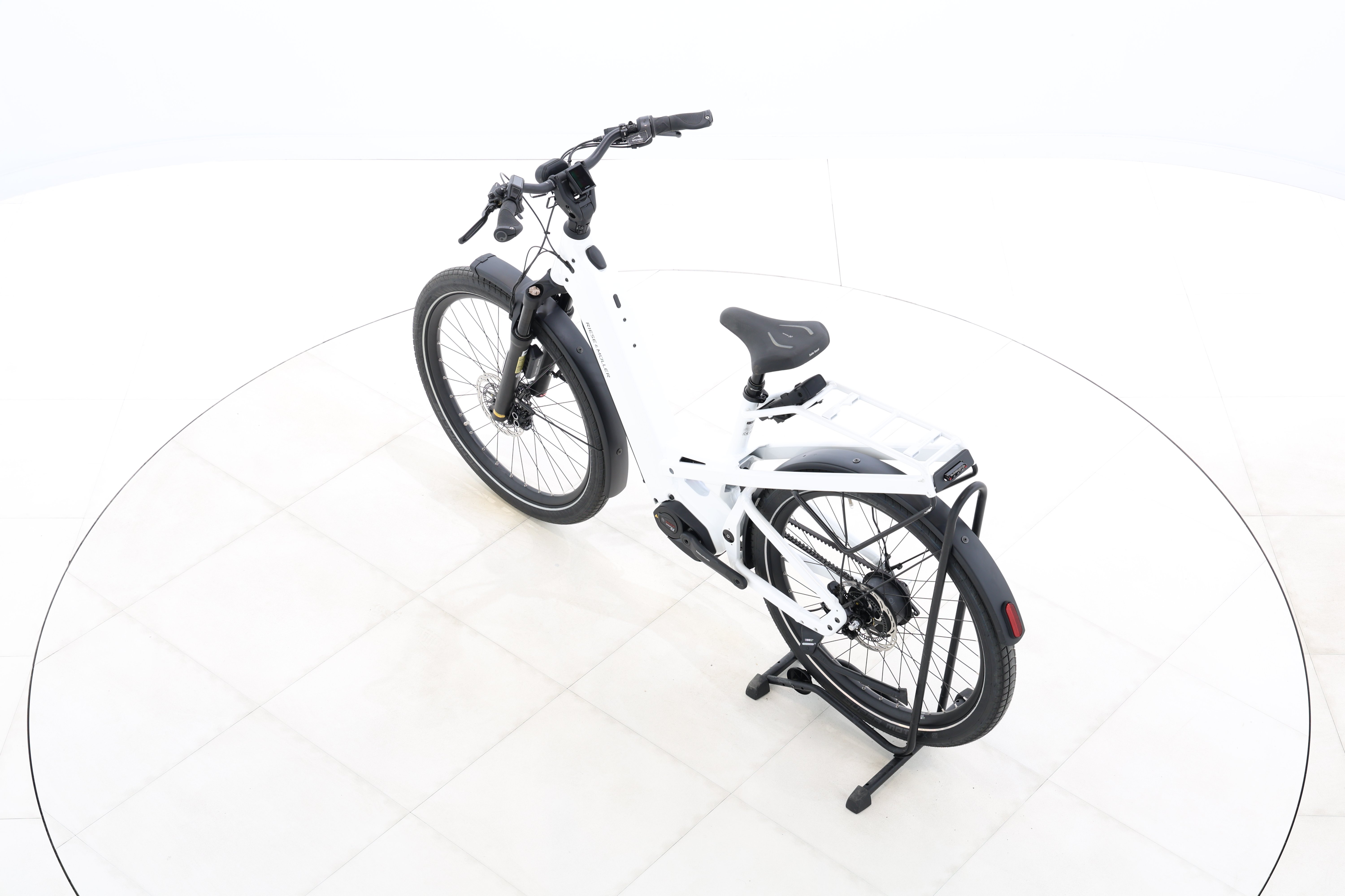 5db885a4-67b2-47b7-b9d7-22a5a10026d0