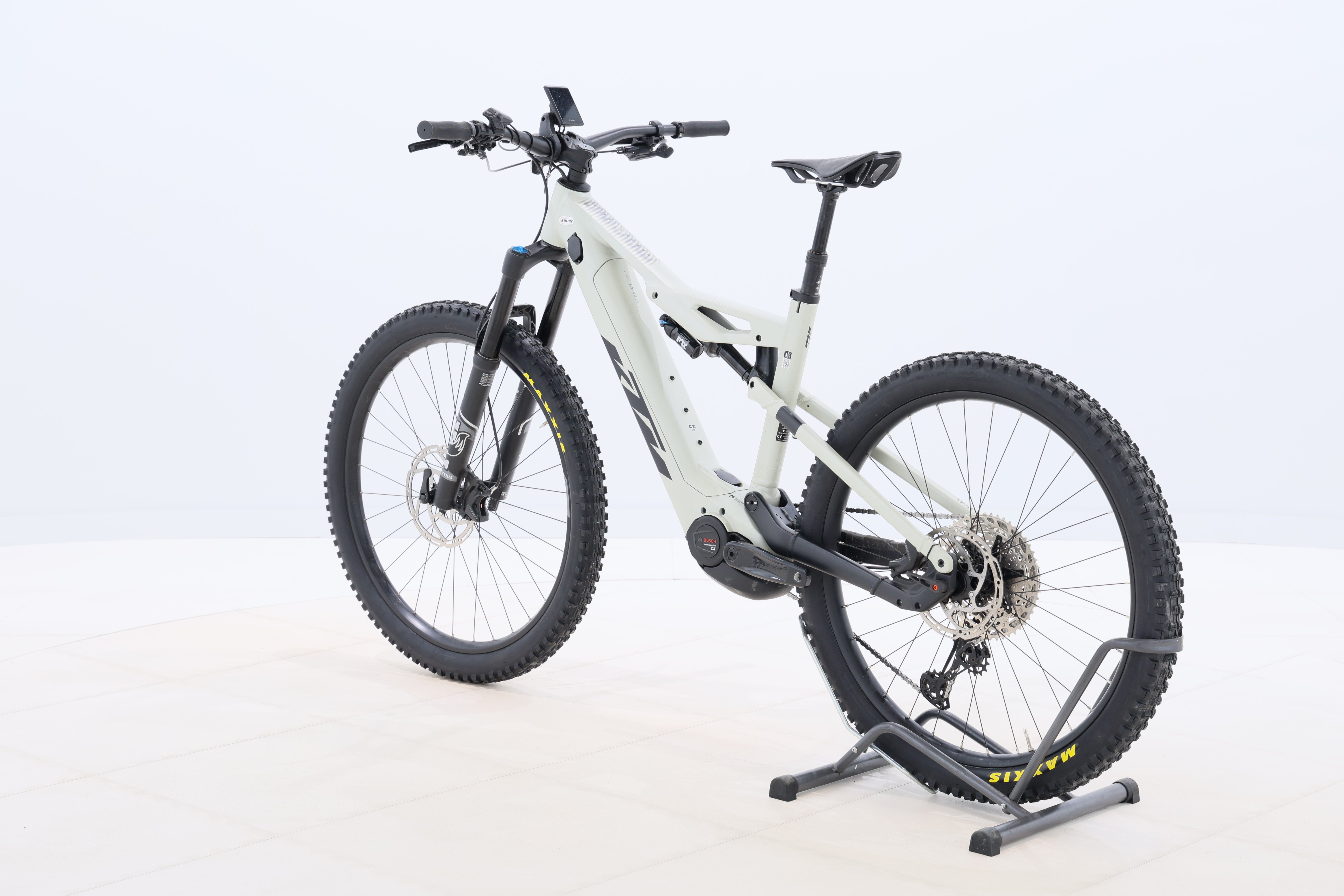 d90e9978-cec7-42b2-b172-d15867917ffa