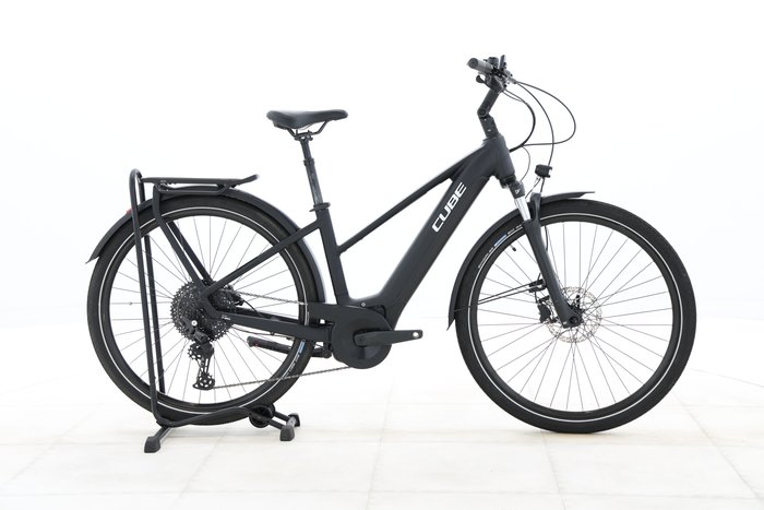 Cube Touring Hybrid Pro 625 2023