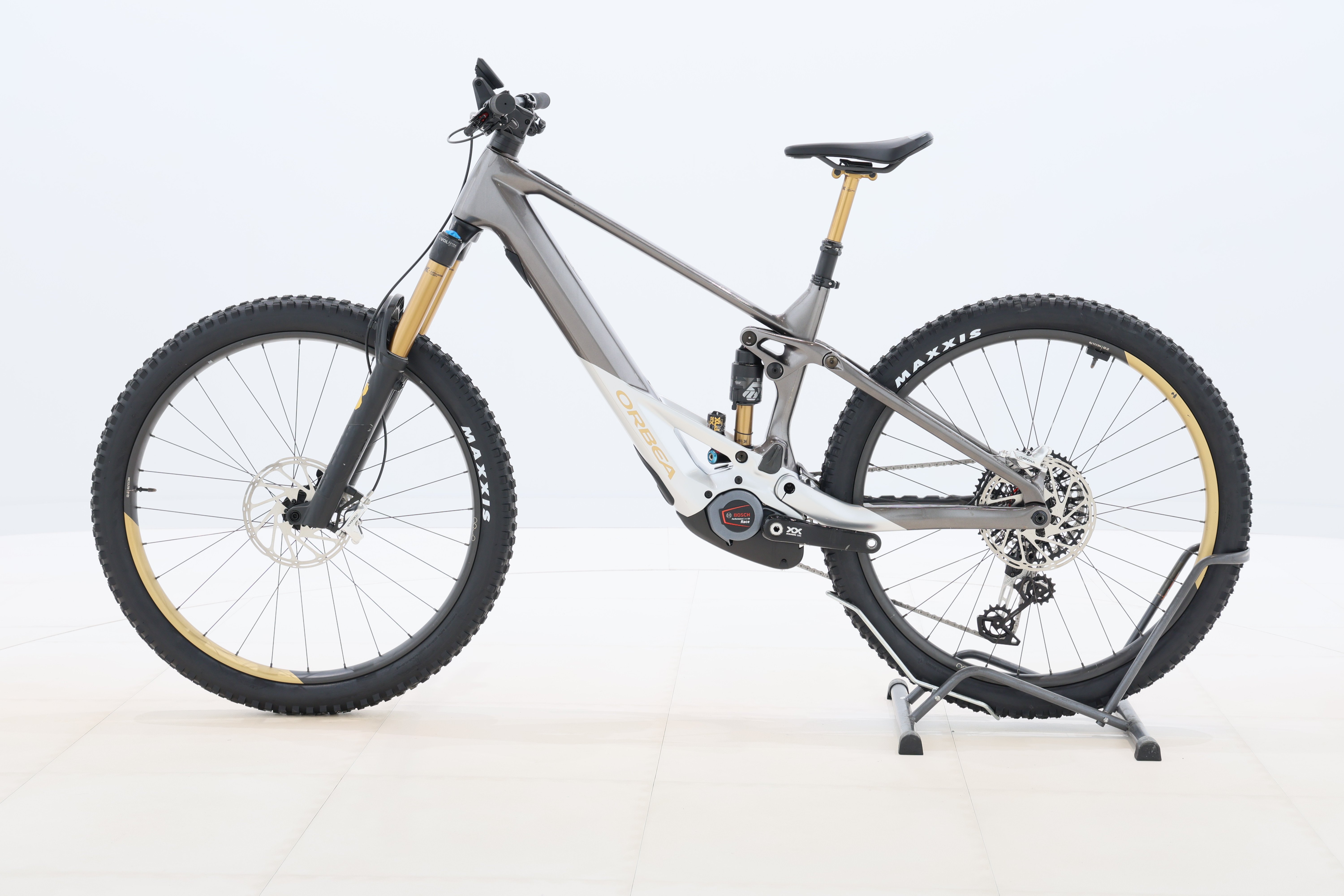 3fdd685f-f145-43ef-ad9a-01a57fcde369