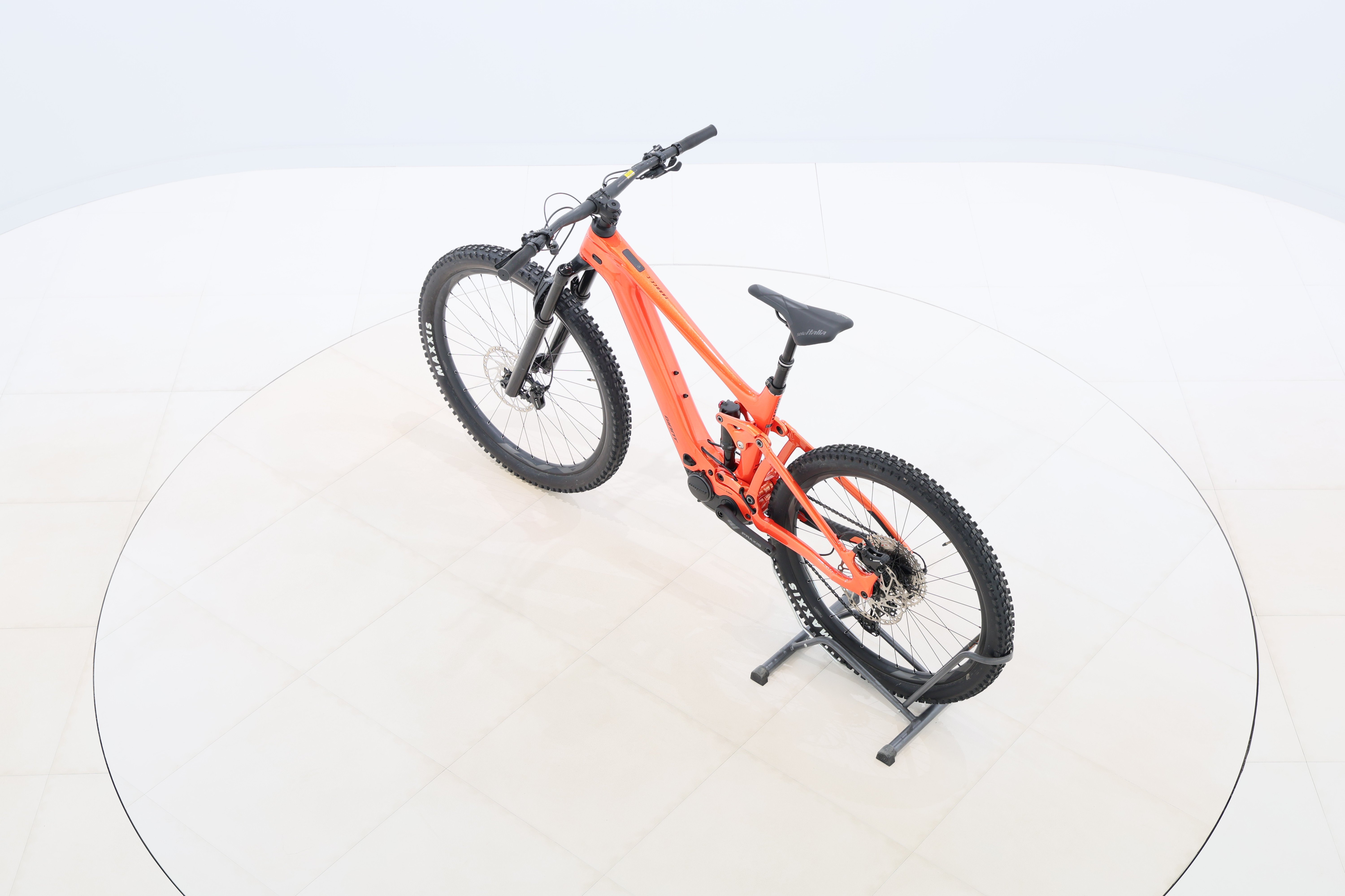 8df8d877-cd47-4d3b-b993-18634d95036b