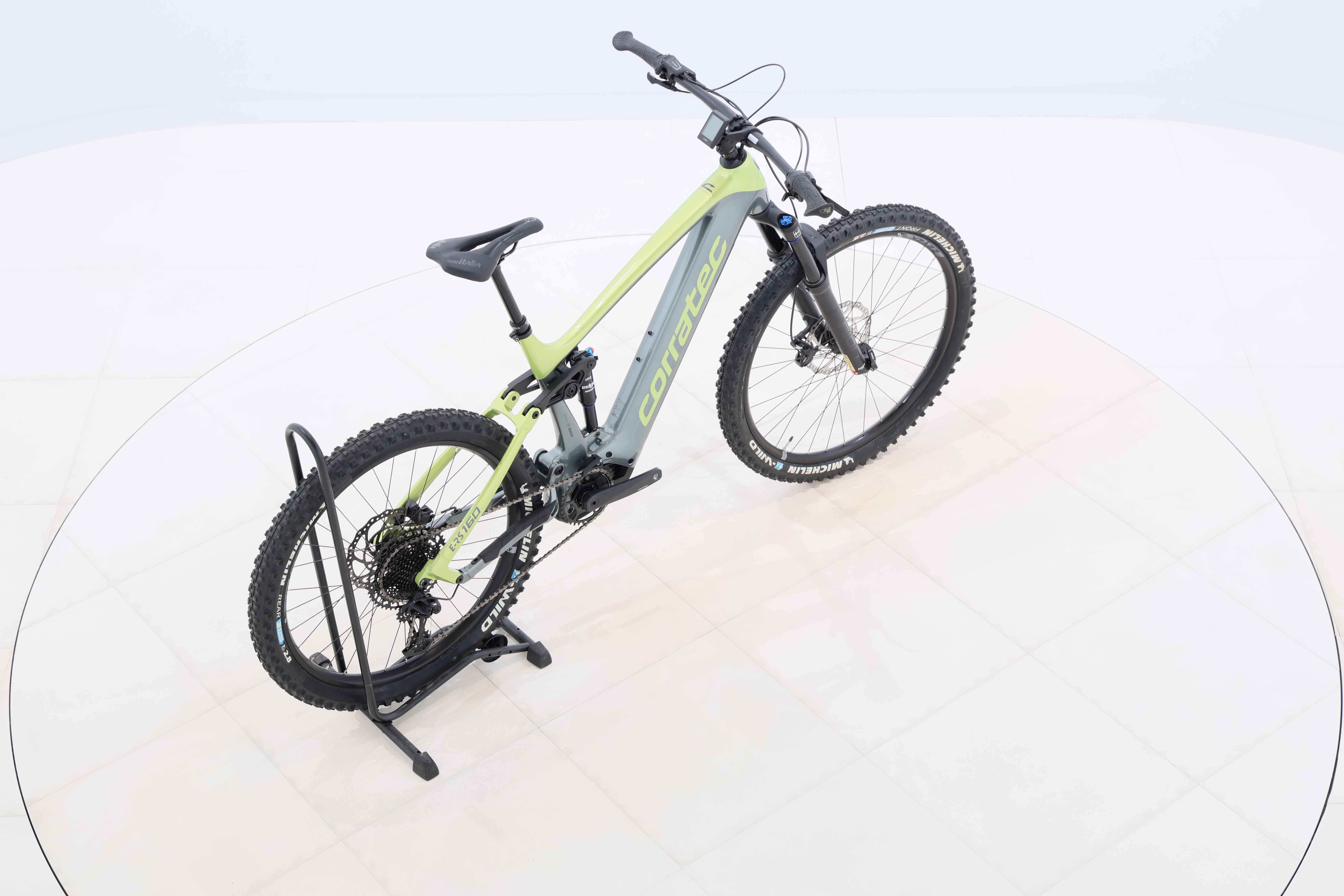 fab7e995-4e9d-4140-9d16-e87d747e85c9