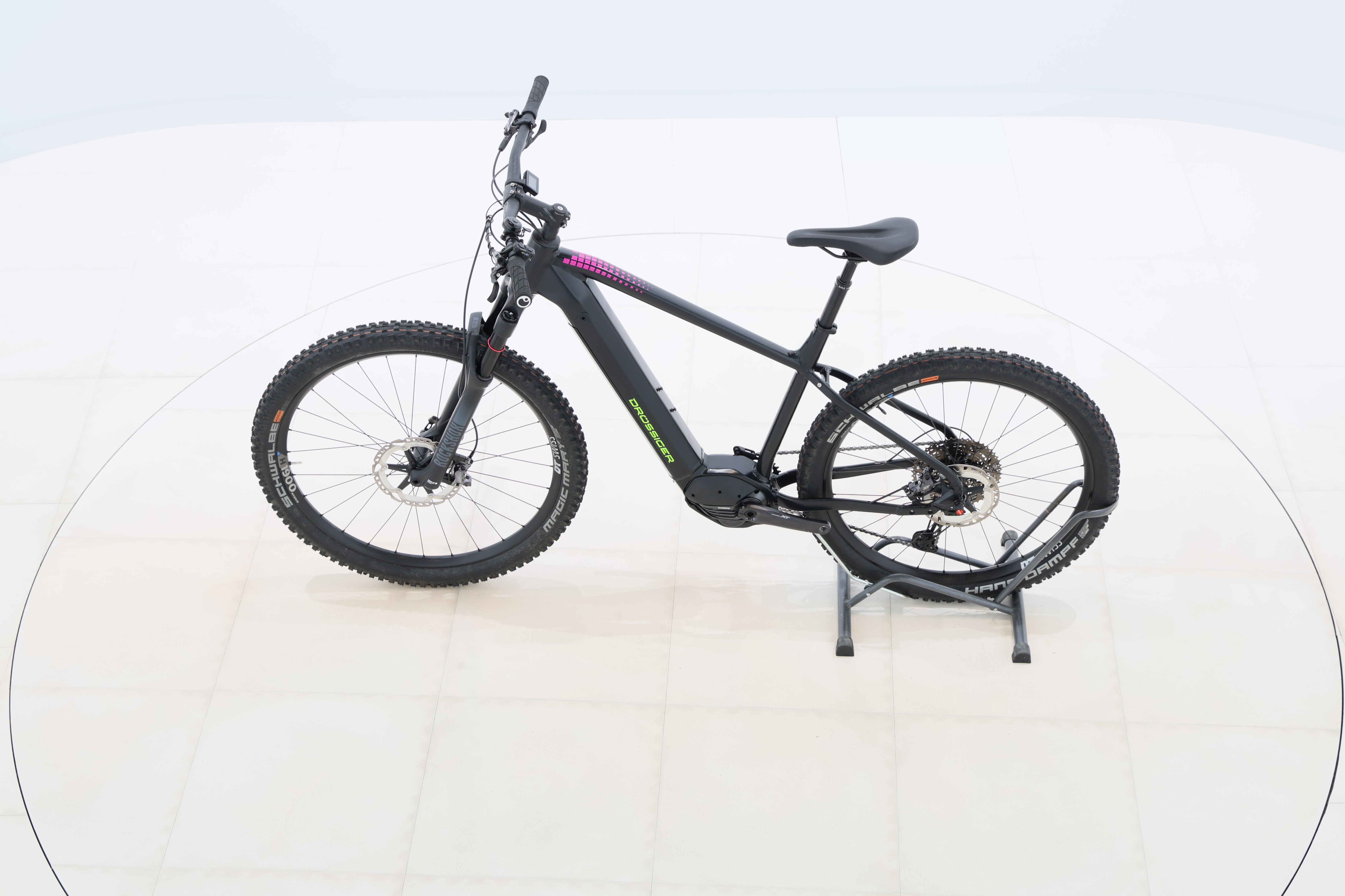 d5691d27-d2e4-4112-8994-cf1bbdb13b1d