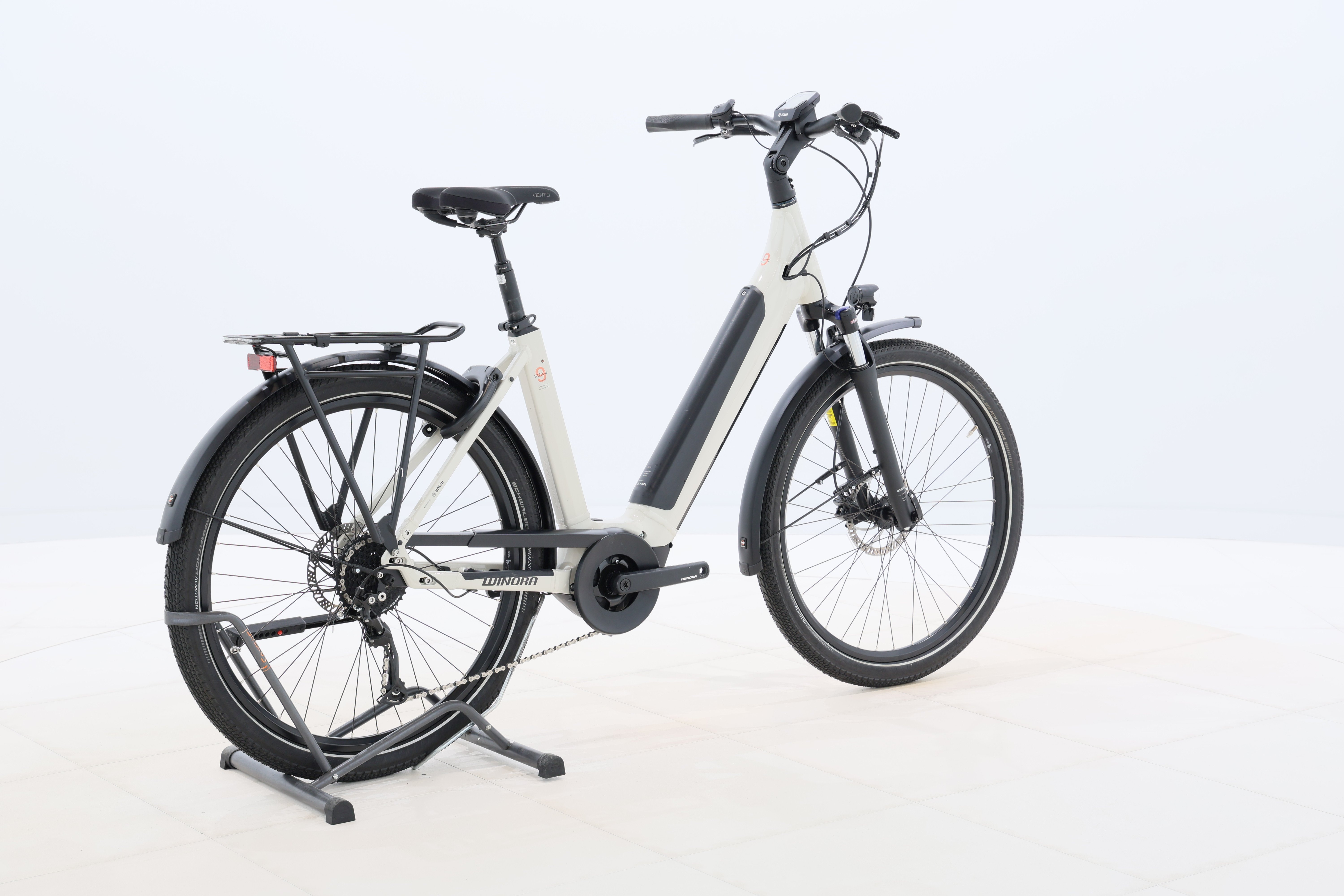 f7b93112-0ca6-406f-9c25-23a15ba91b32