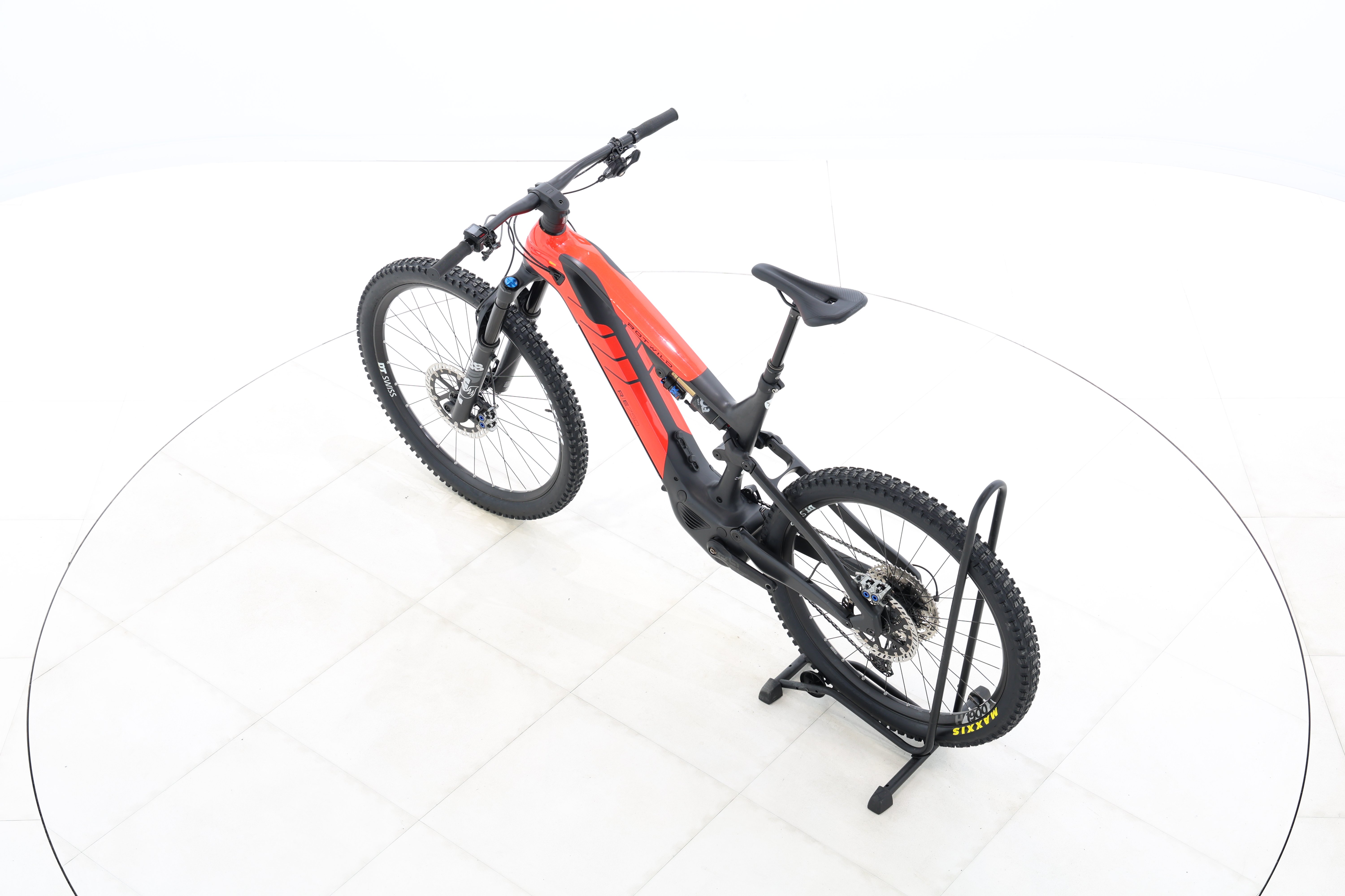 ae817a3d-b3dc-4002-9d64-635d3df0d37b