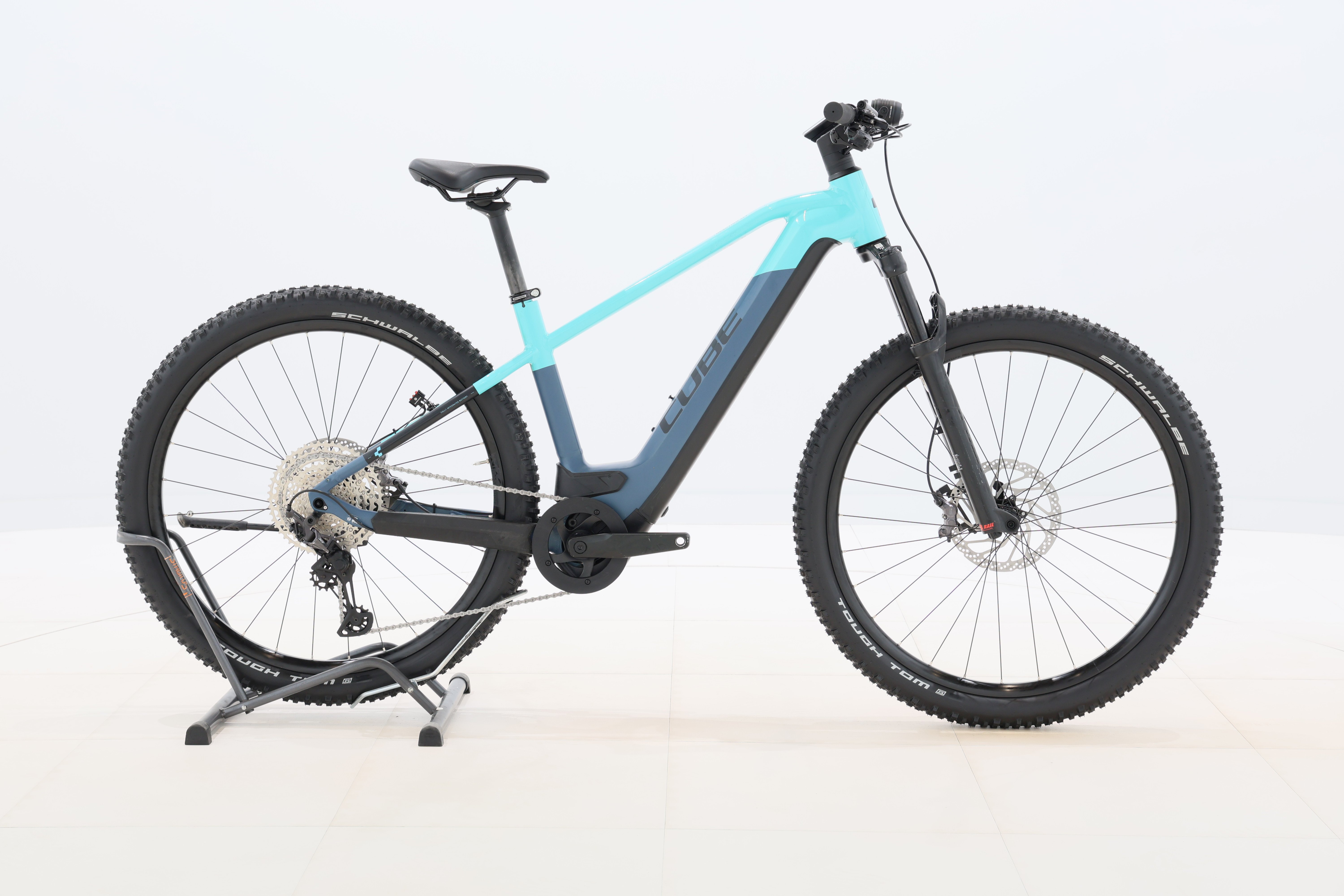 f16e945c-a554-4033-8ff0-b1c307954b55