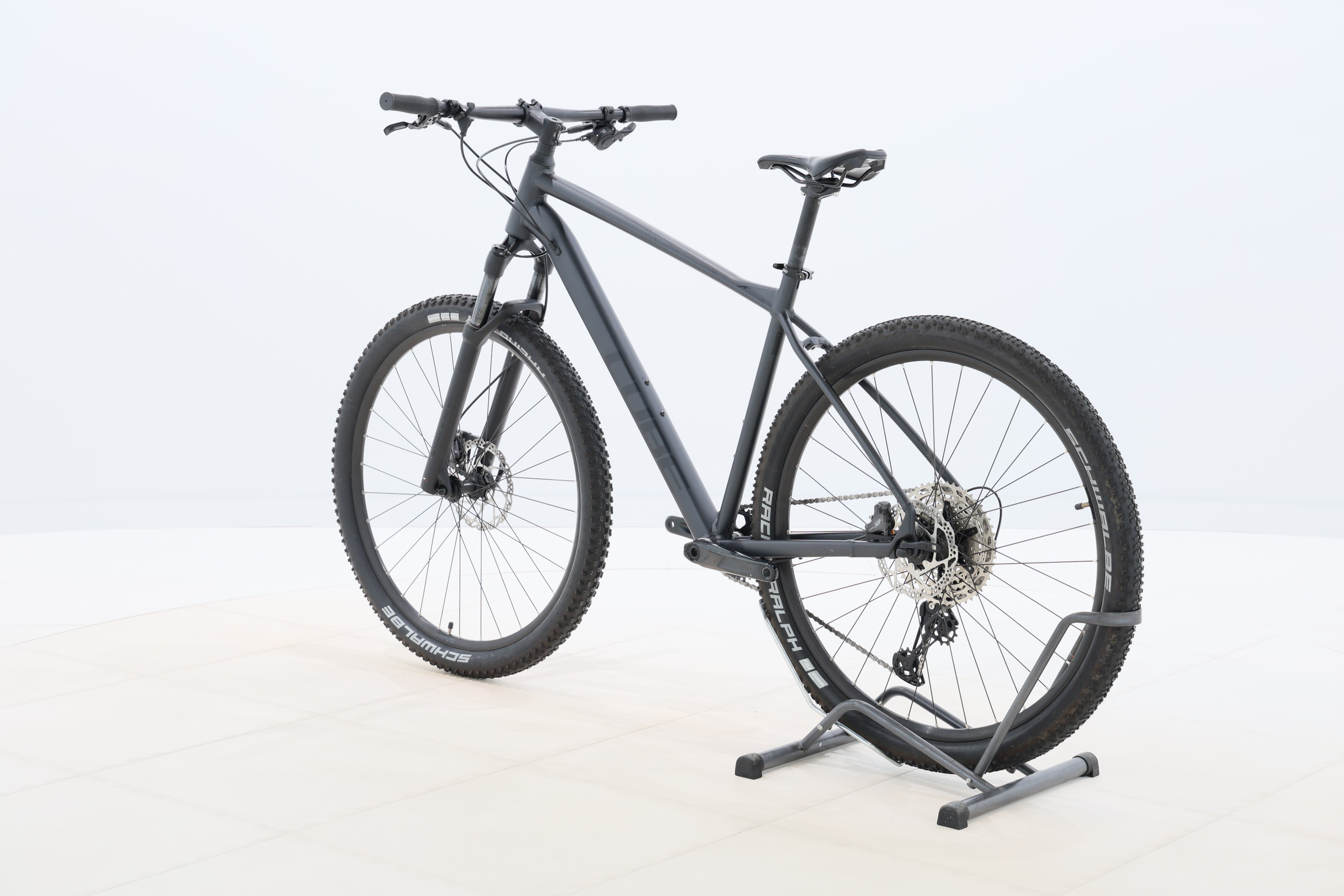 48b75b9f-b1c8-4467-9e98-7108a1f95662