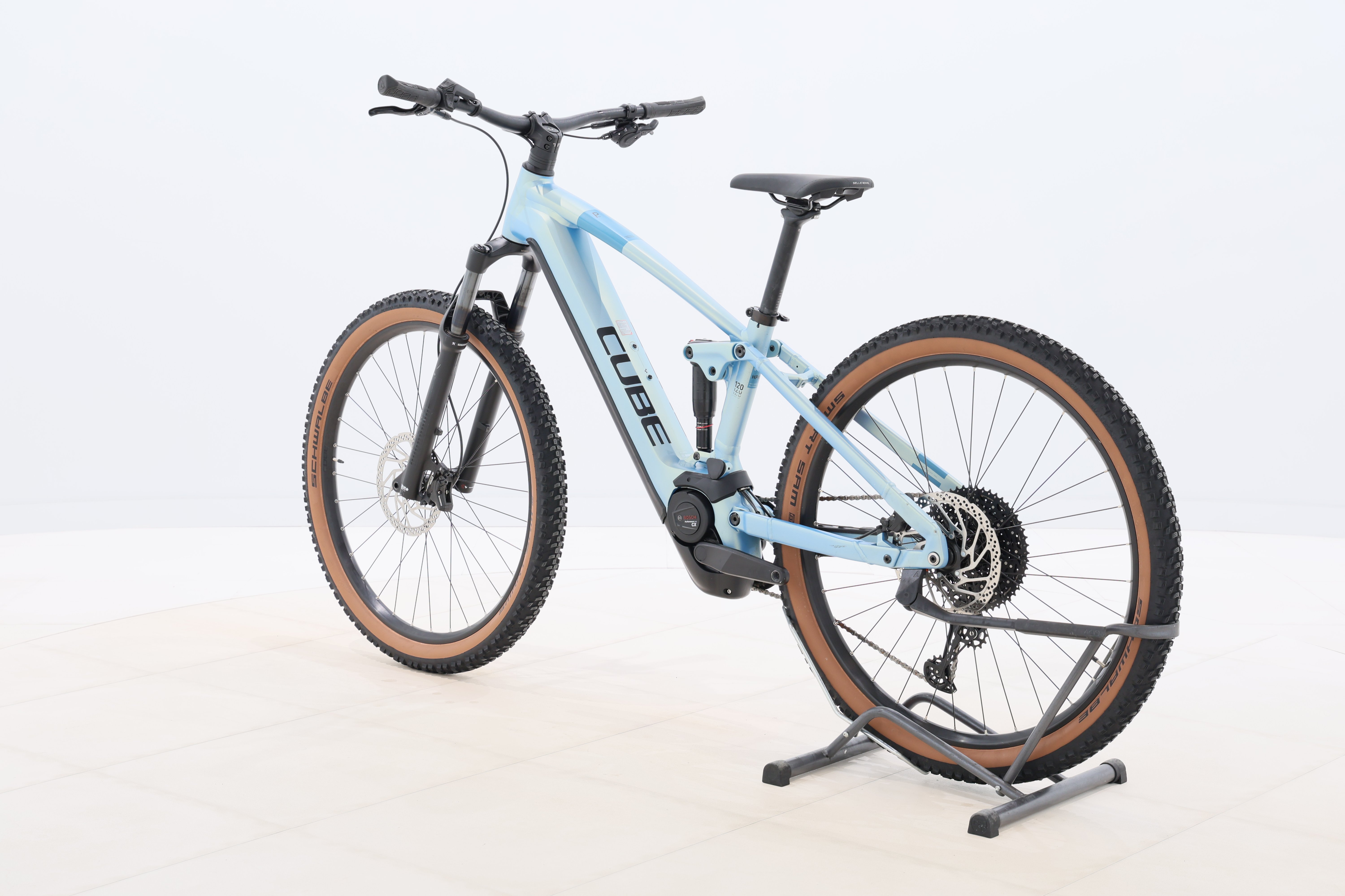 fe8778f3-a60b-4999-a104-fc5275bf1e7d