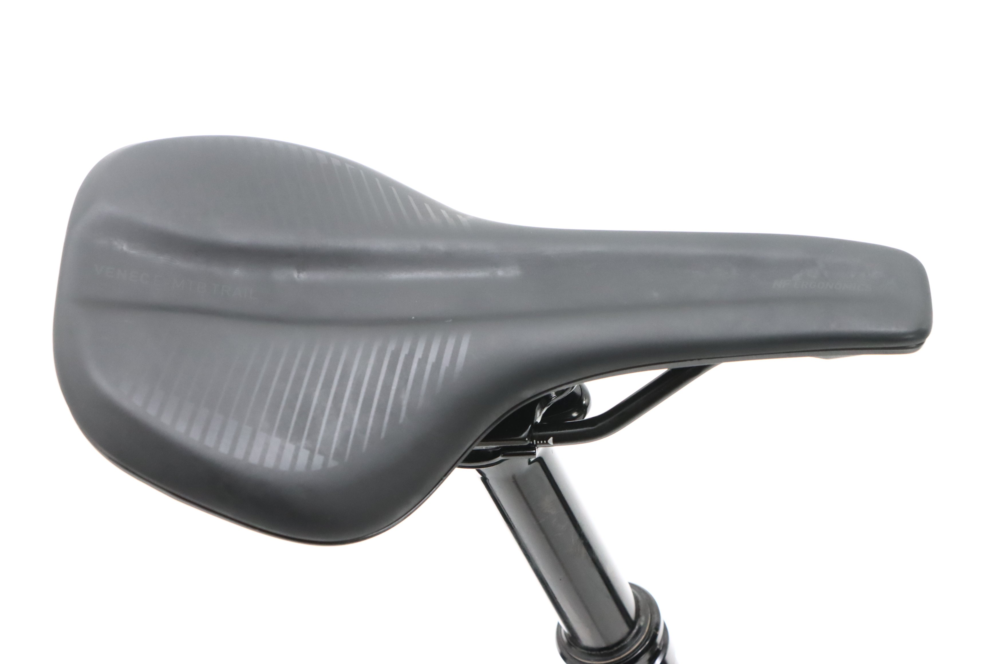 2b800952-fcdd-41c8-8af0-f7d6295a37cf