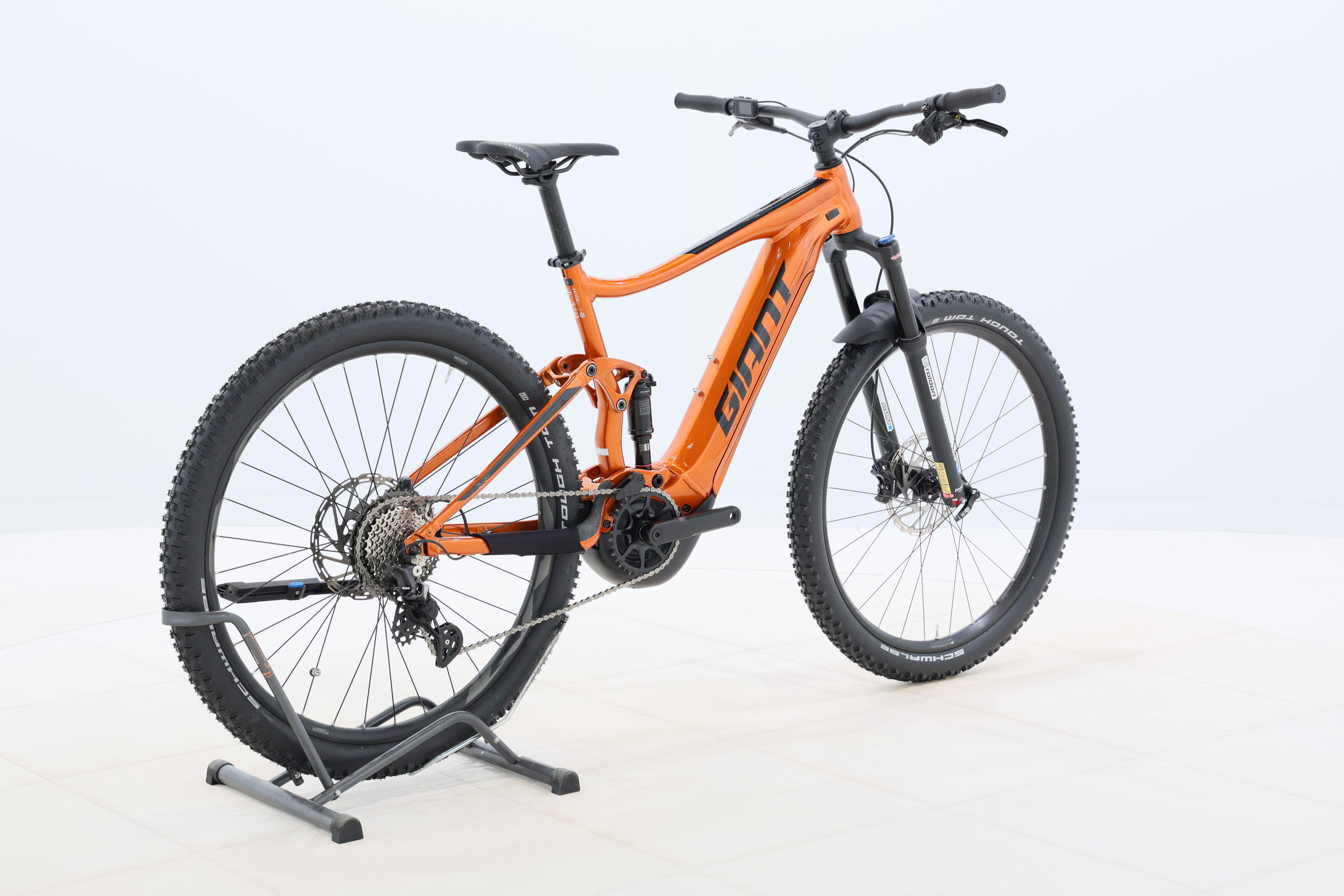 09f100d4-6d92-441e-8538-cc52c1e0d8e5