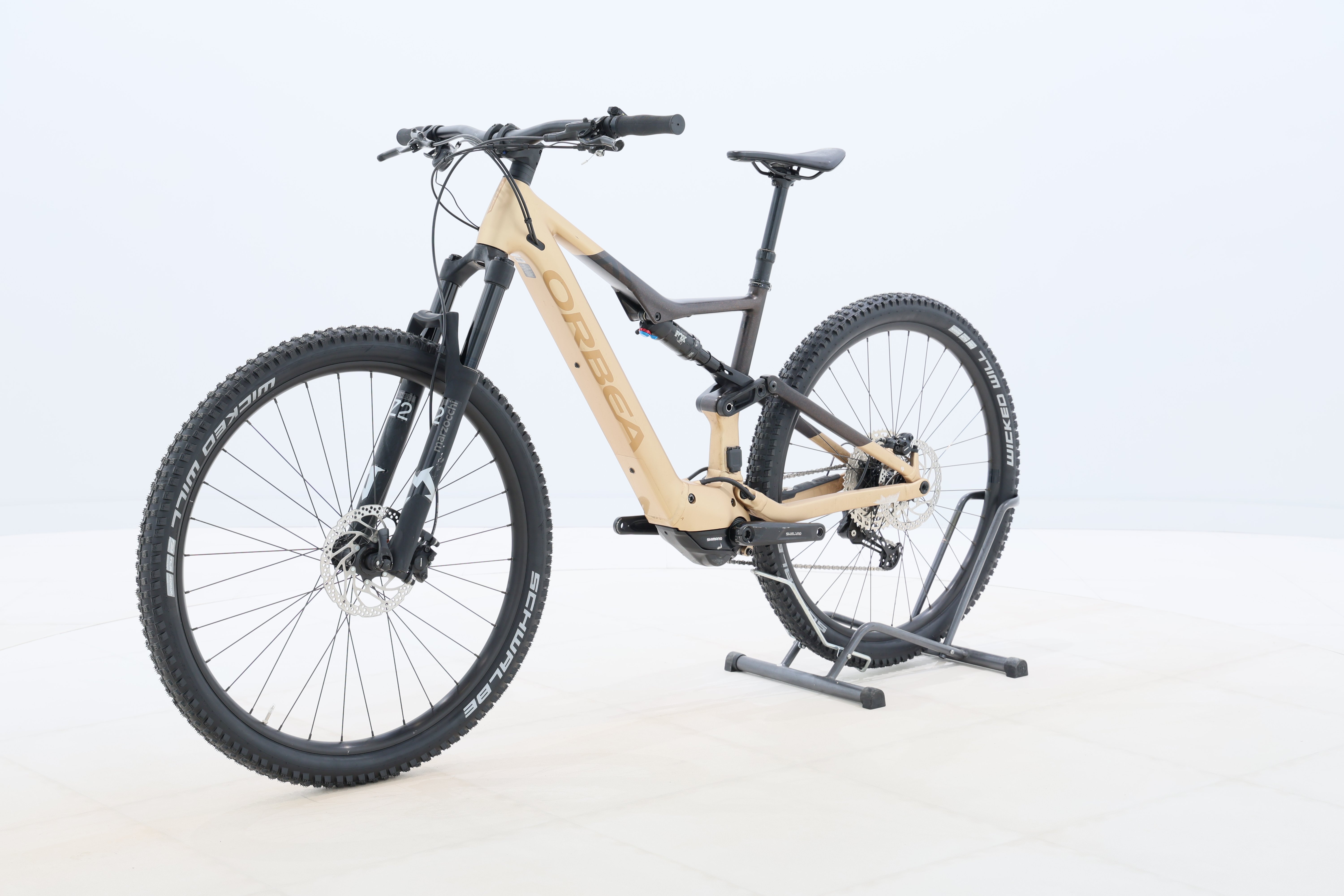 3ff12630-30a5-4f74-b5b4-a106c5285ac1