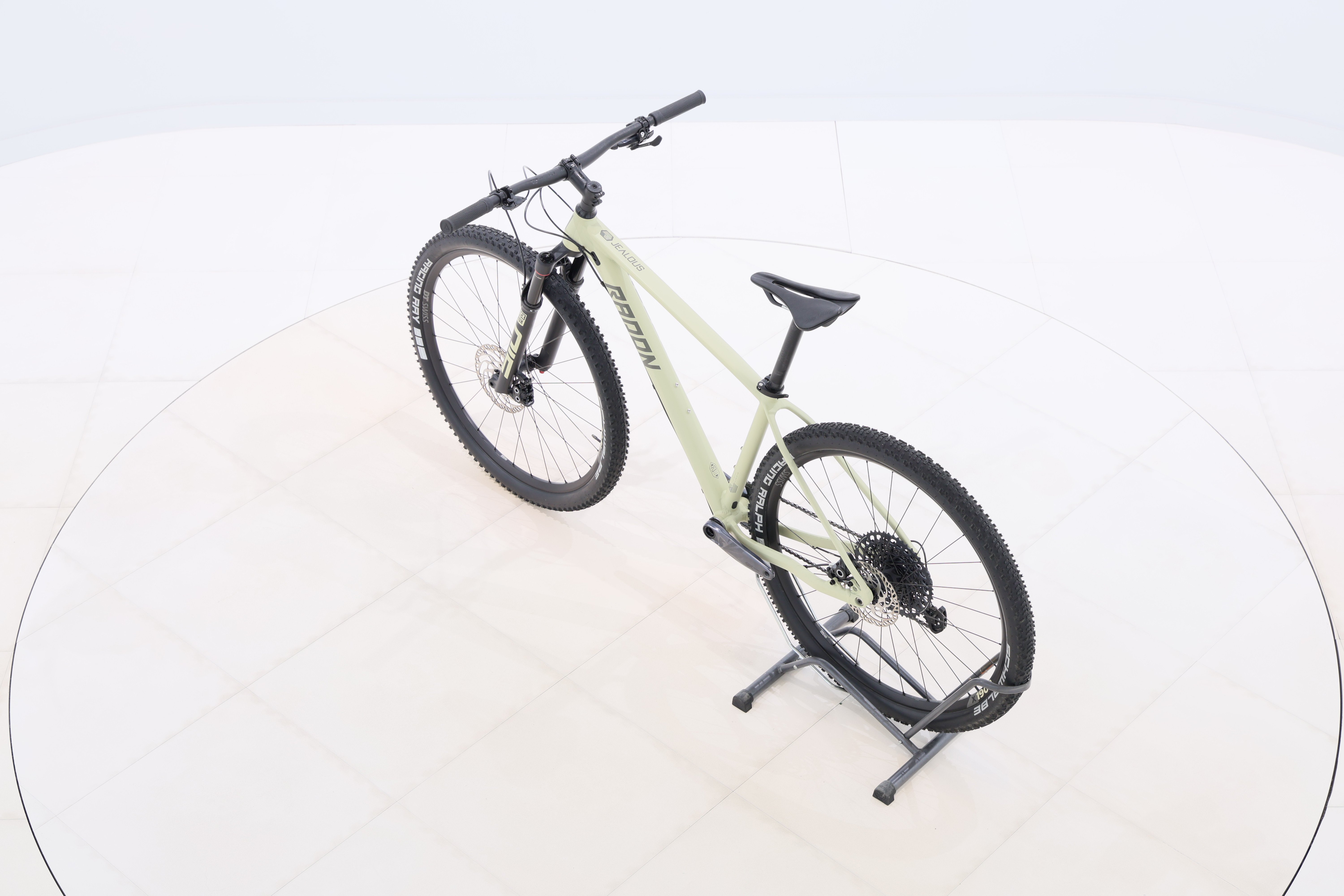 a74ec87e-1636-4c59-87eb-57d24f374d5a