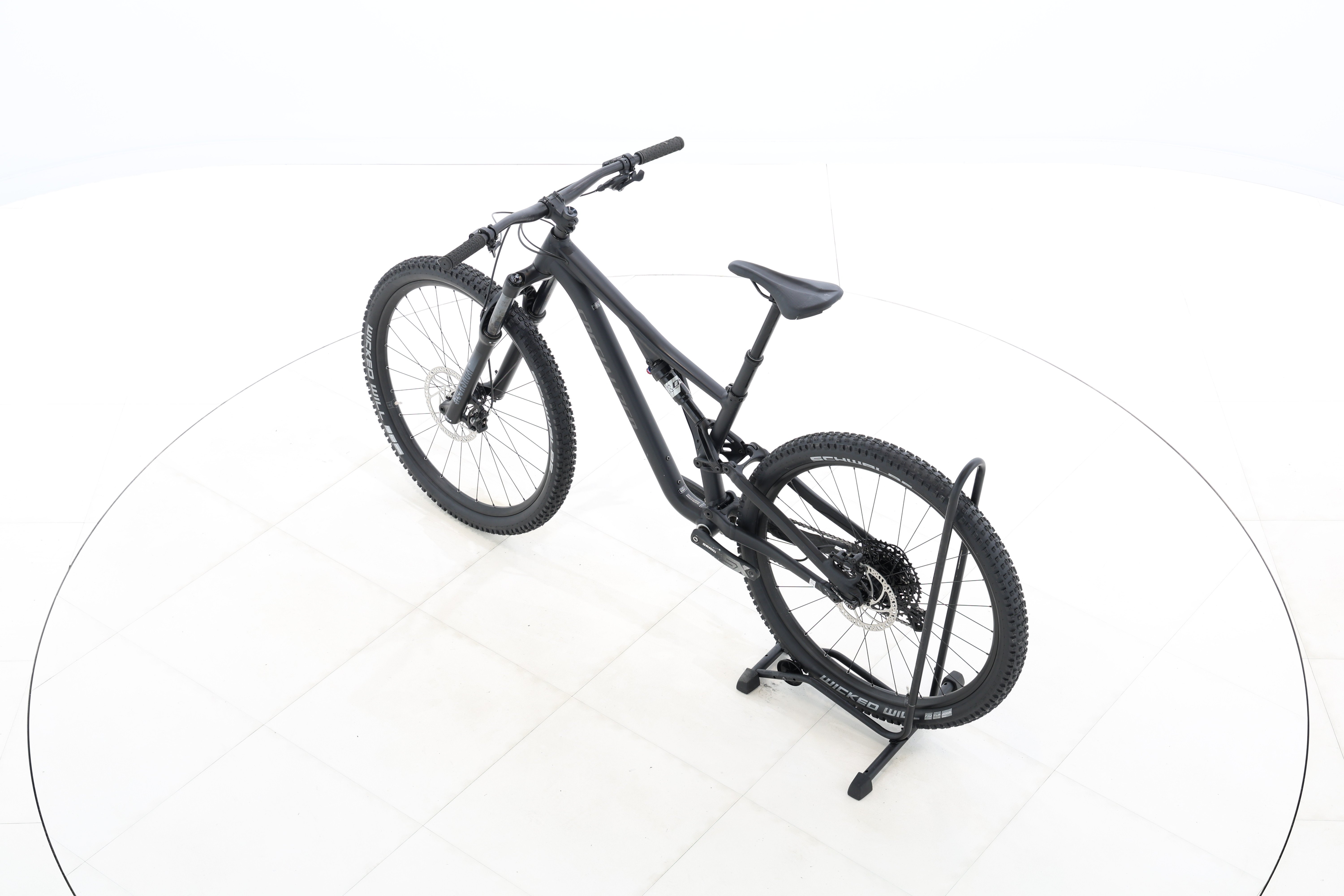 0e68c9e6-e2d4-46d4-901c-d908b81e71ac