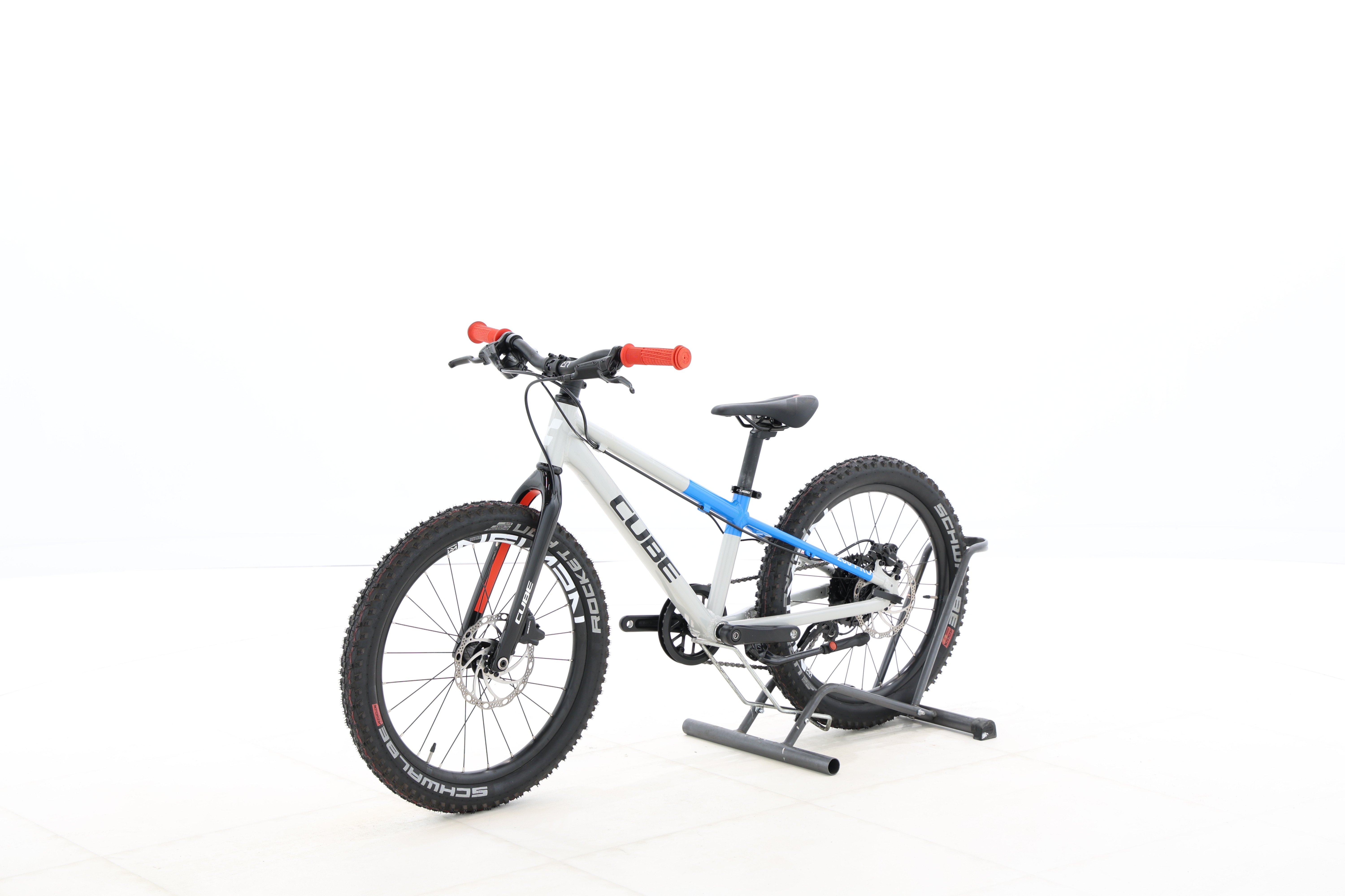 fe6b4117-12fb-45b6-82ec-539bdd788770