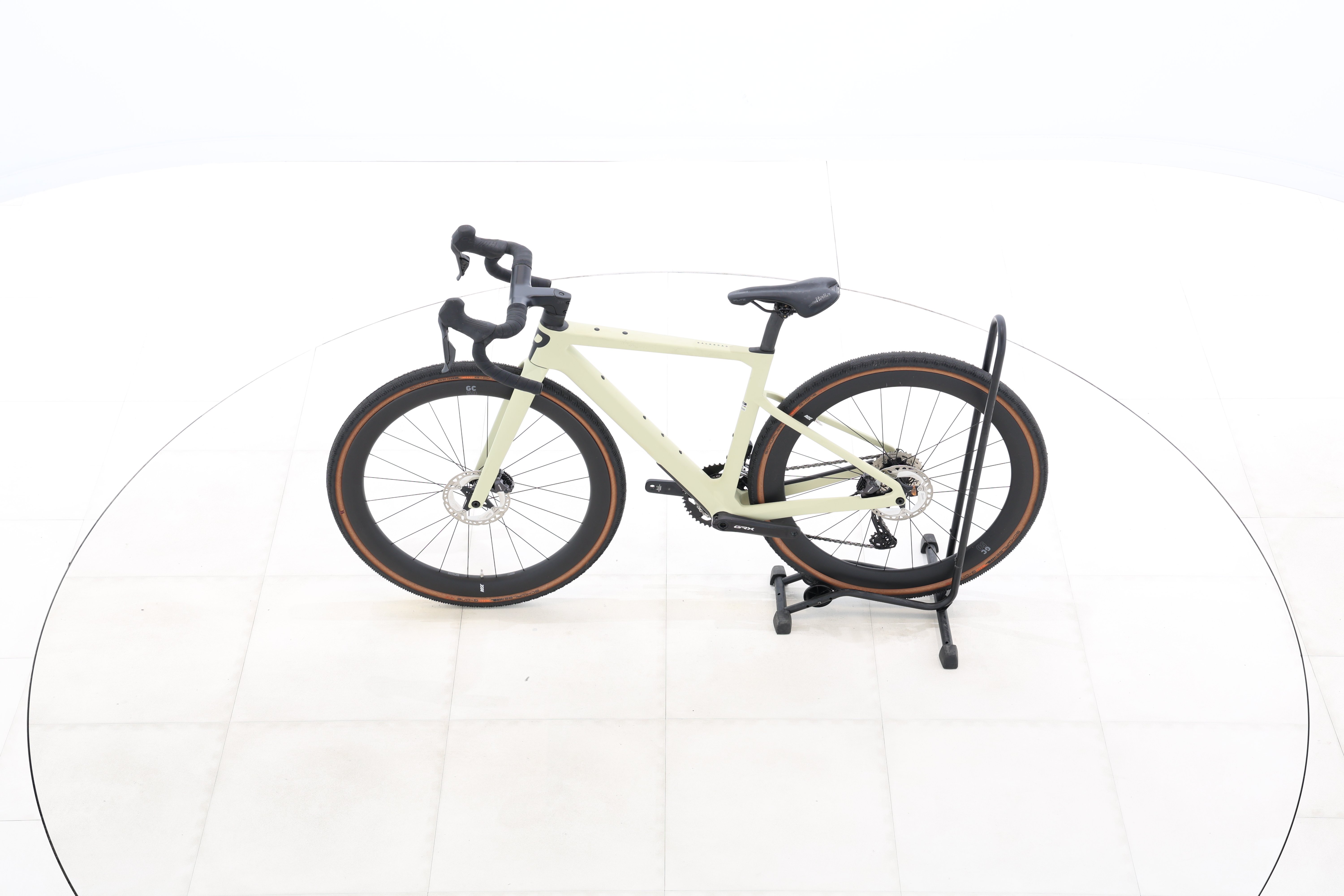 fee87e6a-7883-40d5-8a53-06a97011d8d0