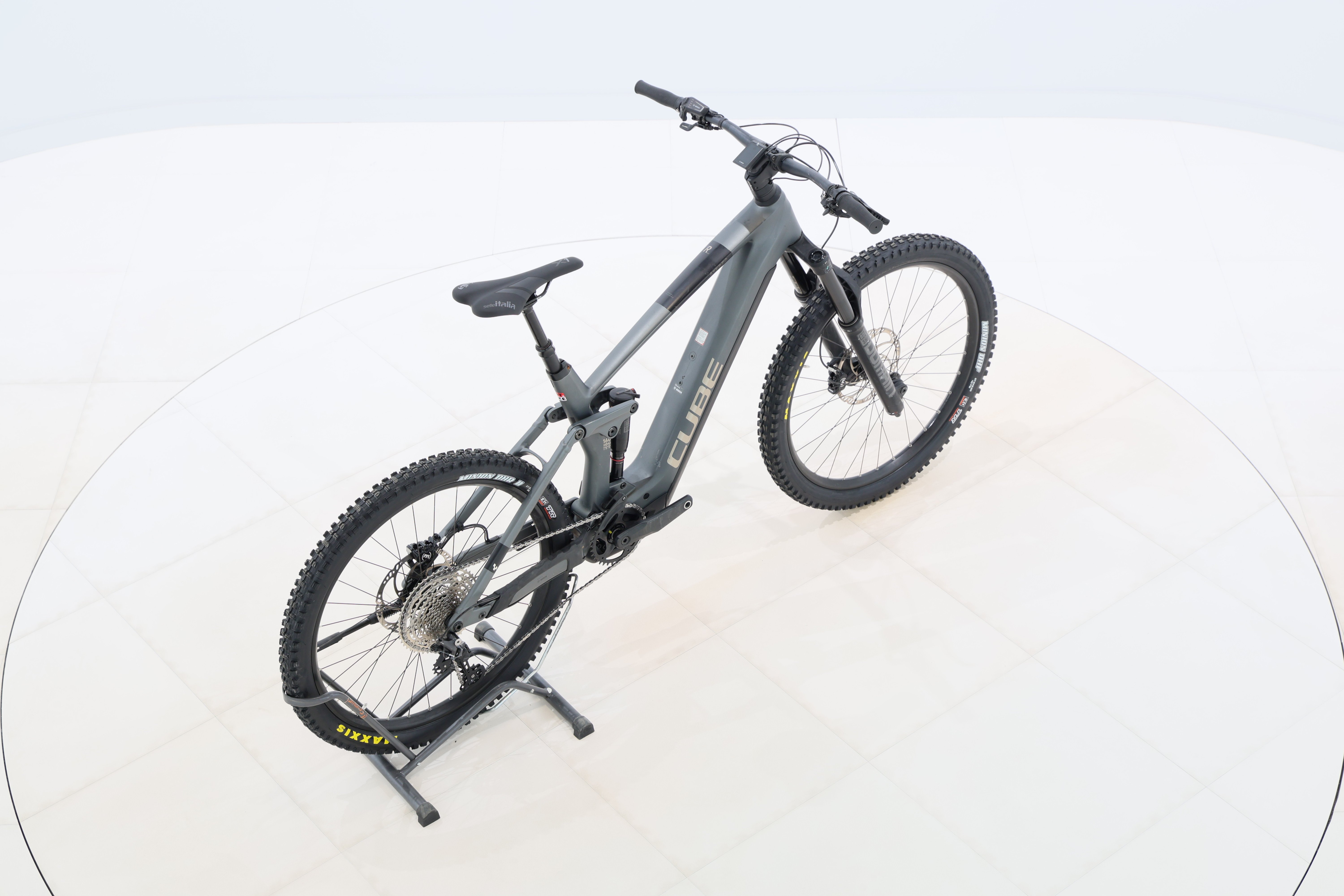 c089945c-b19d-4e40-a81b-15fc5b943e73