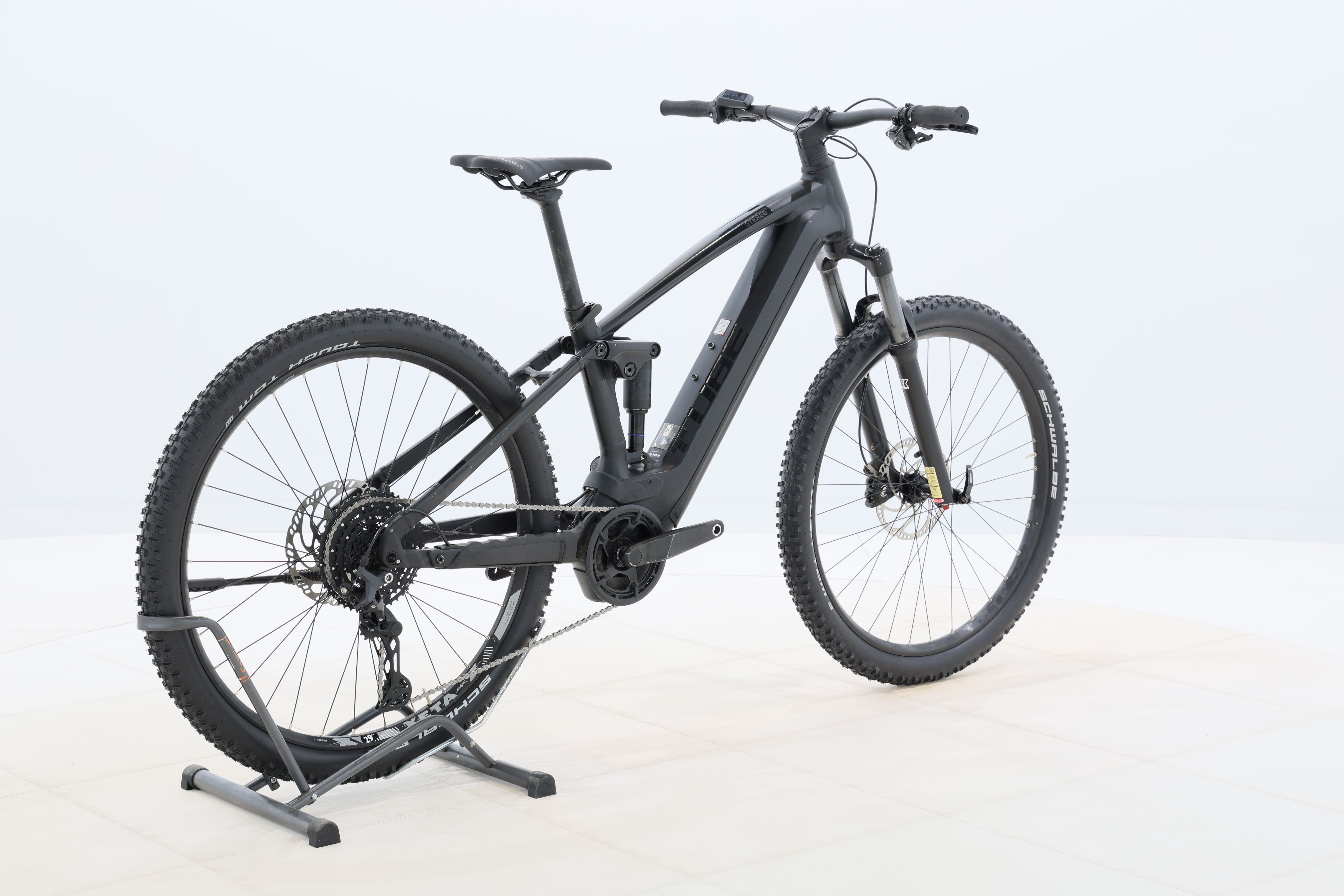 31cdb687-5b03-46a3-aa3b-3cf4c843fe8f