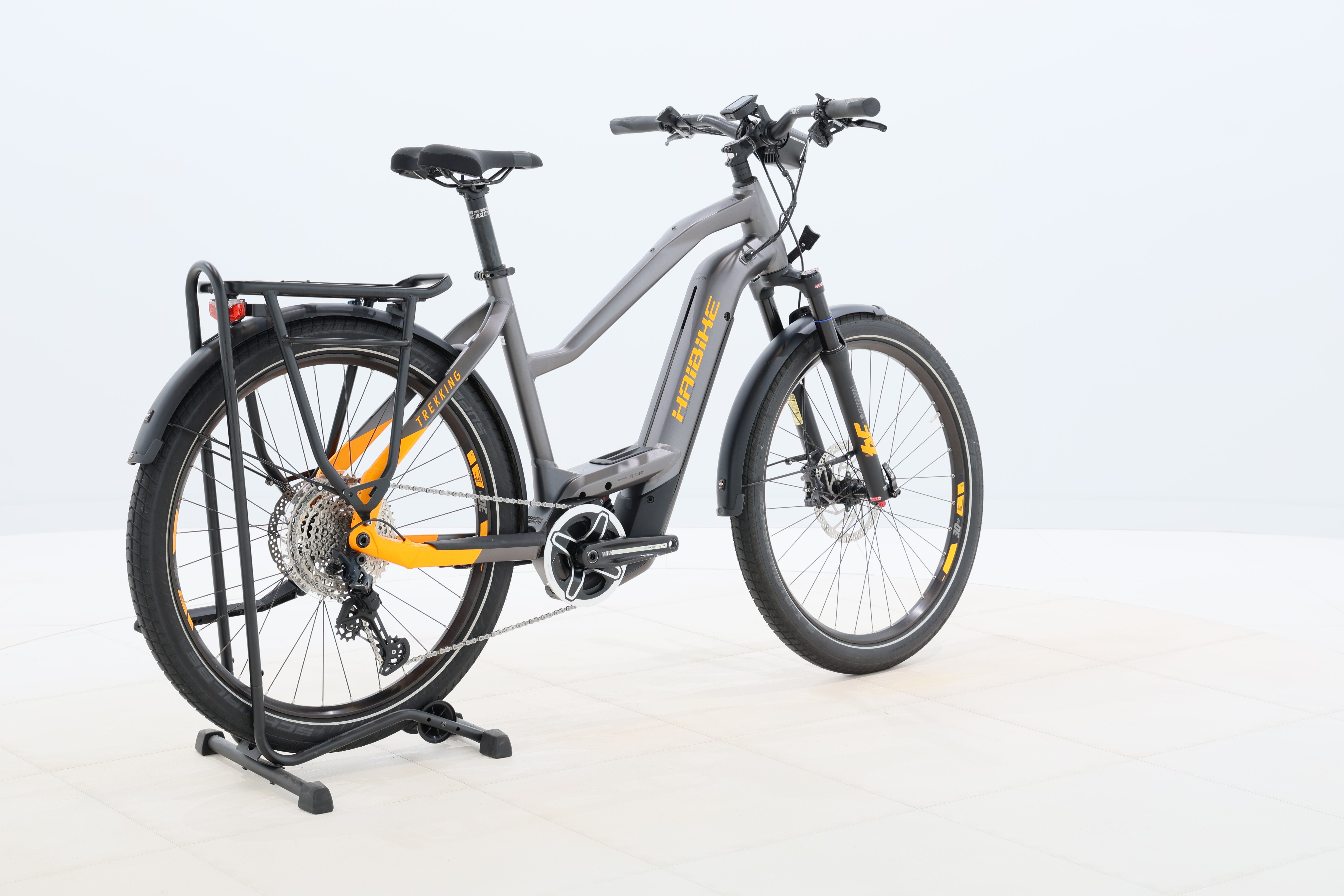 3a5febd1-c050-41d4-b8d1-07b8c4a09964