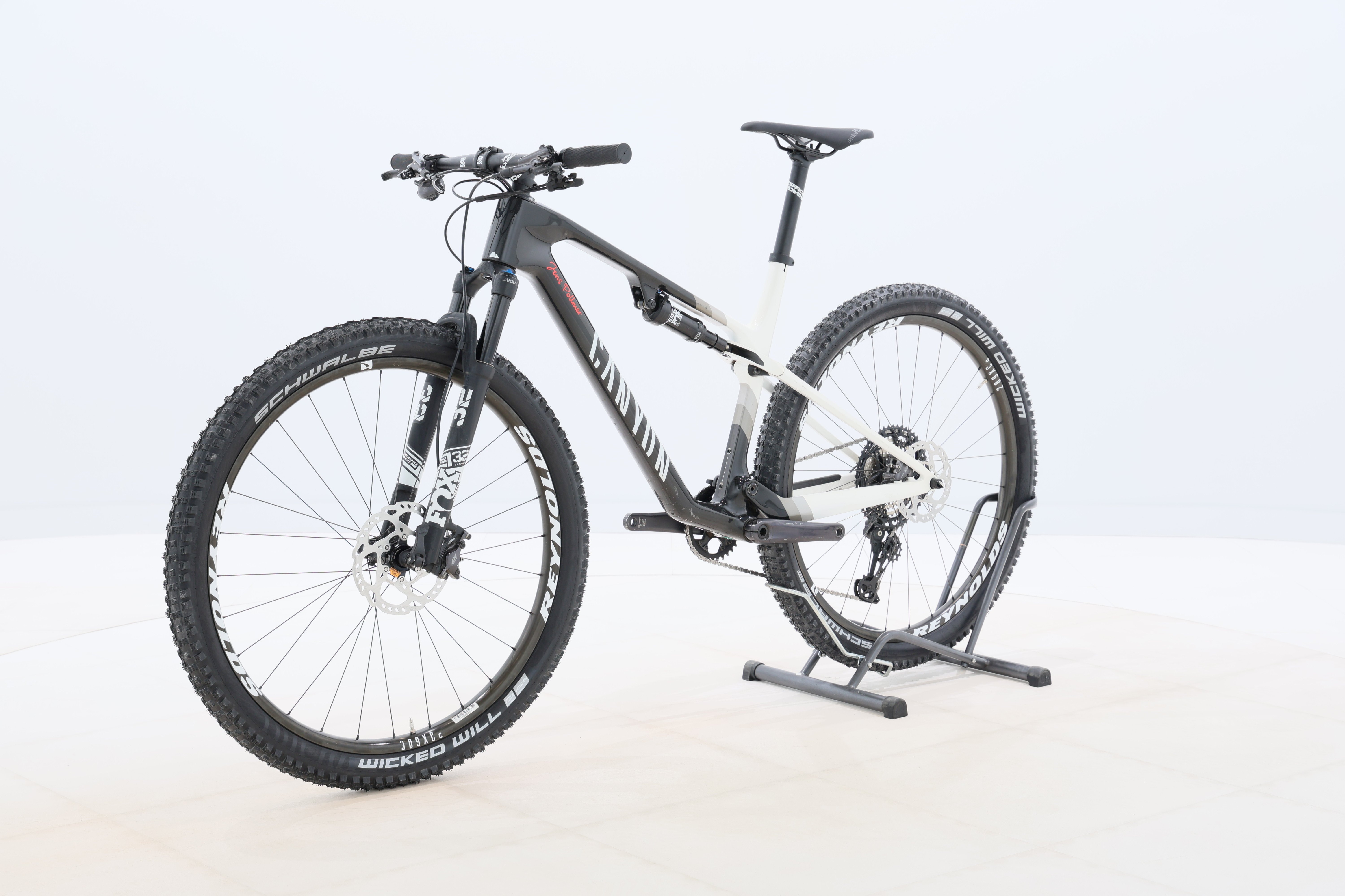 98a8b976-3d67-42a8-b642-c1c55ae7fb0e