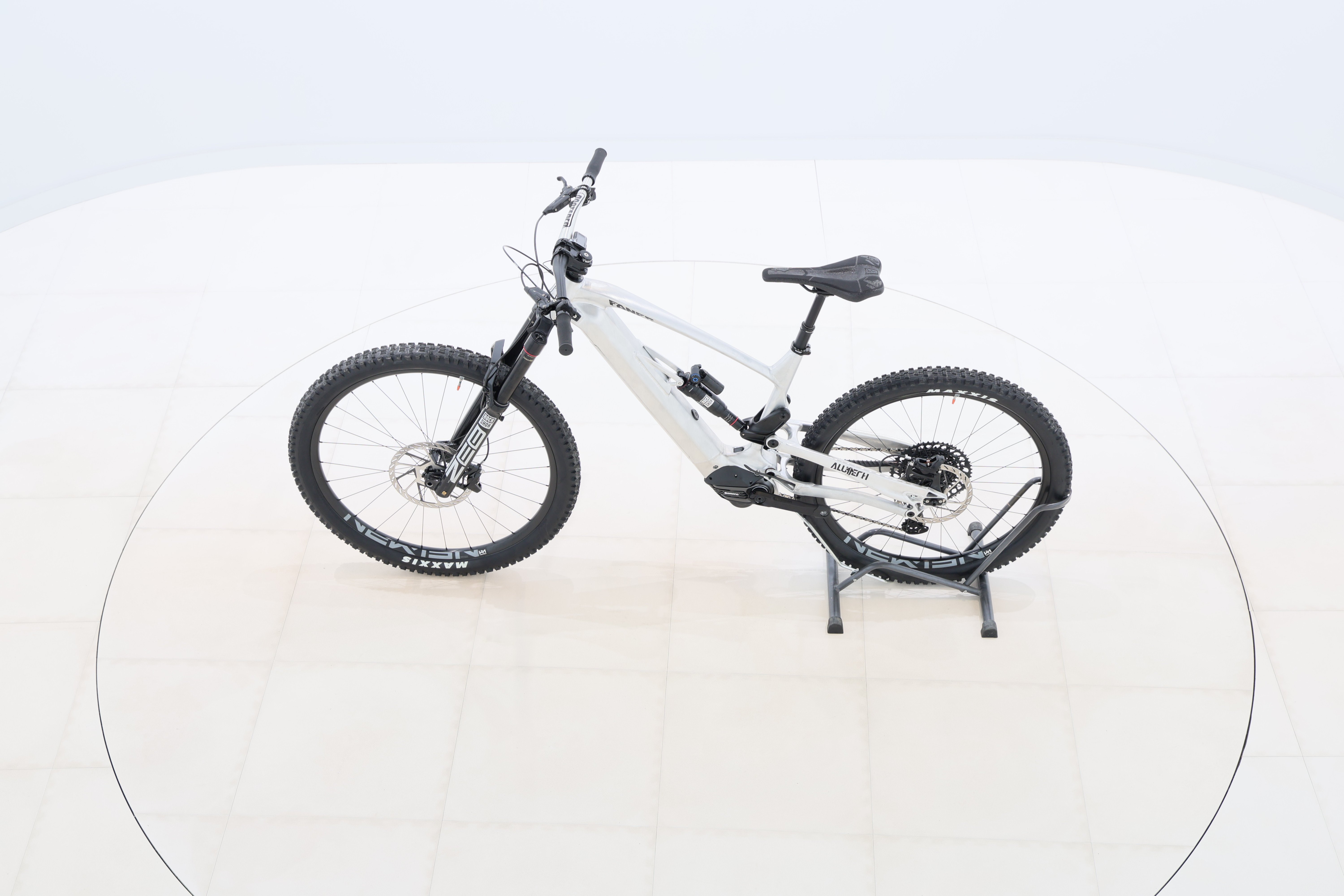 d161b995-b255-4cef-bb8d-7807ddc170a3