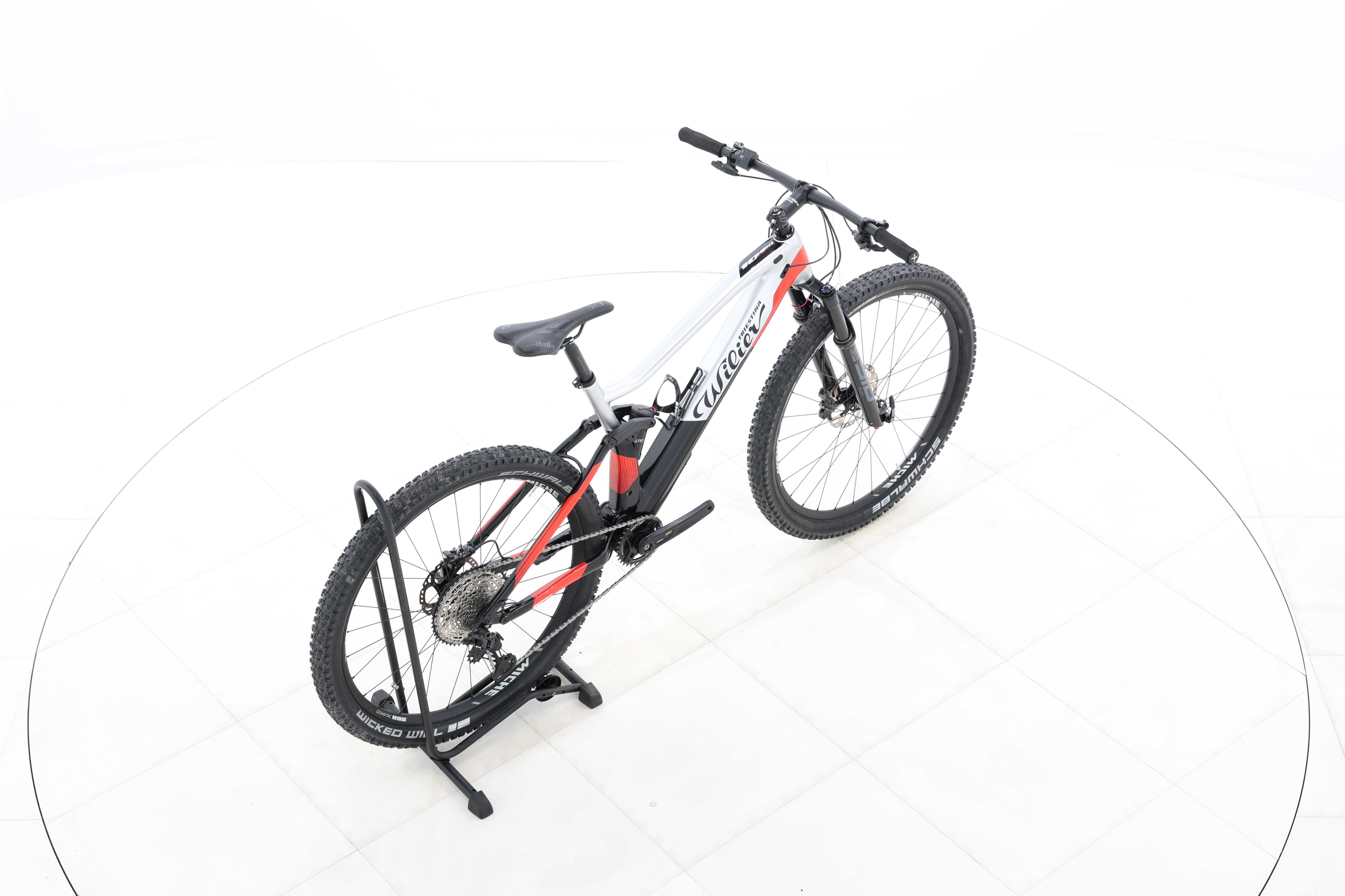 c633de94-dced-4211-b838-17a04facd128