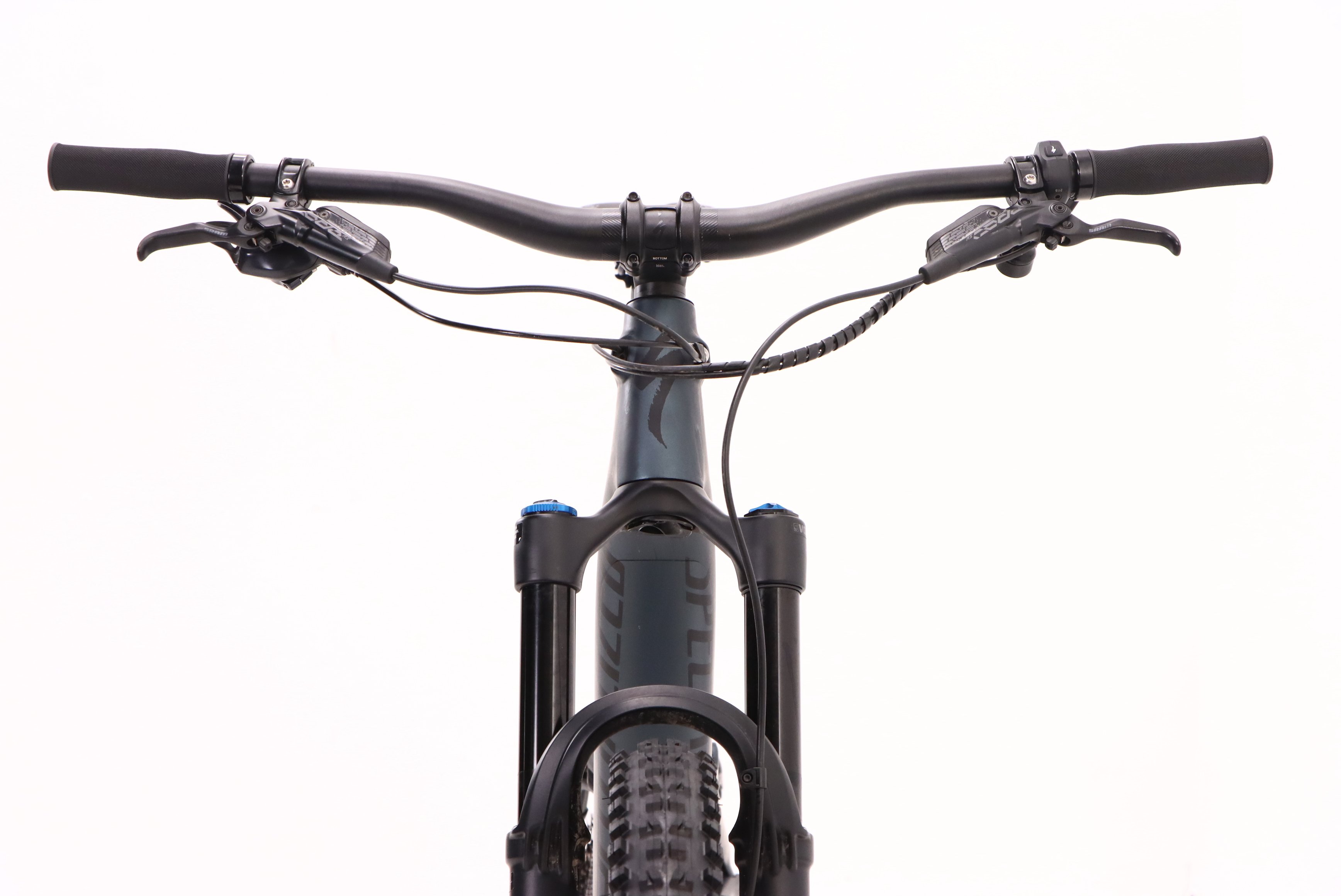 f2d44735-2c0a-4825-8151-0099ed0d8095