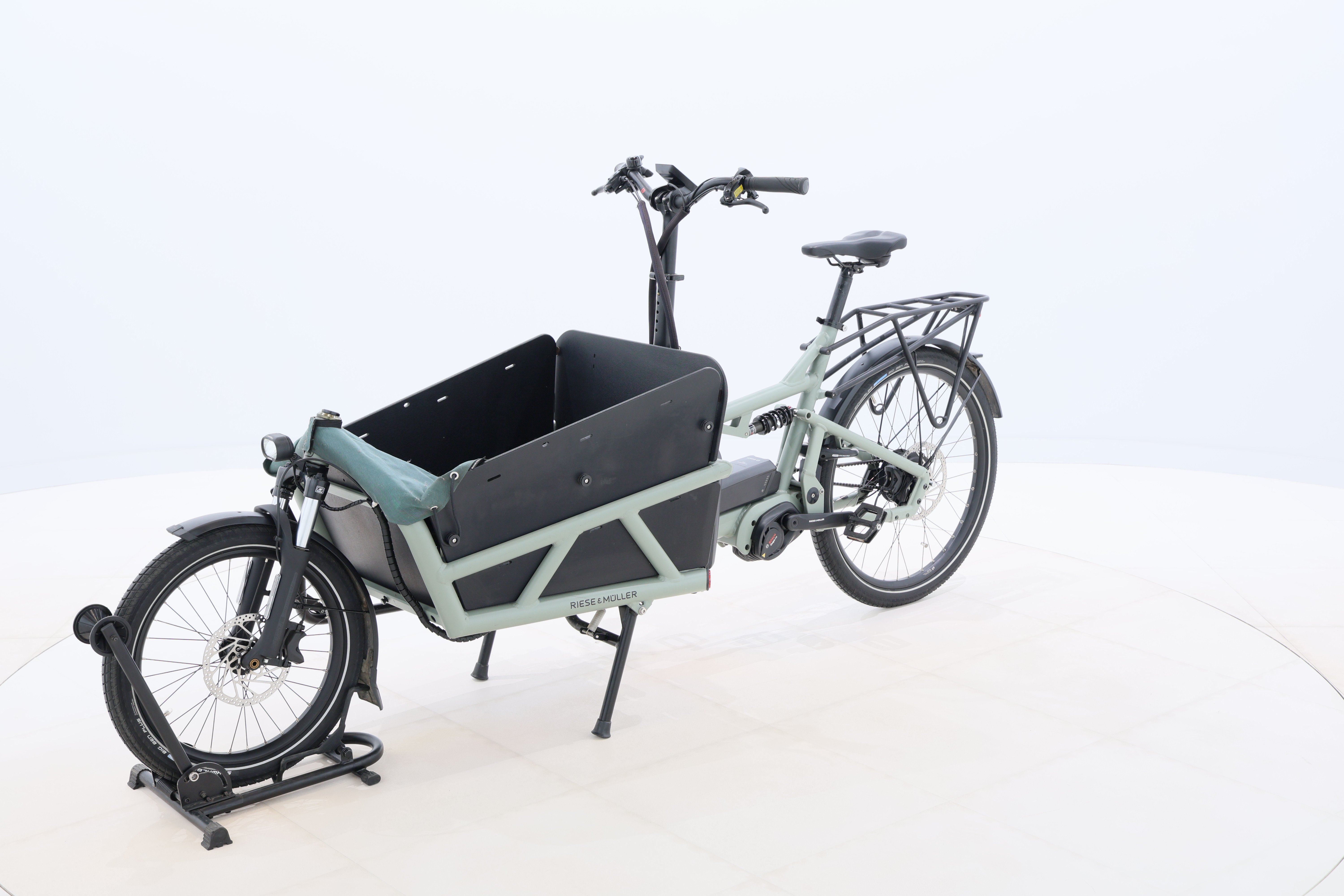 f1eef5a6-10c8-4425-9a5d-87e727683c61