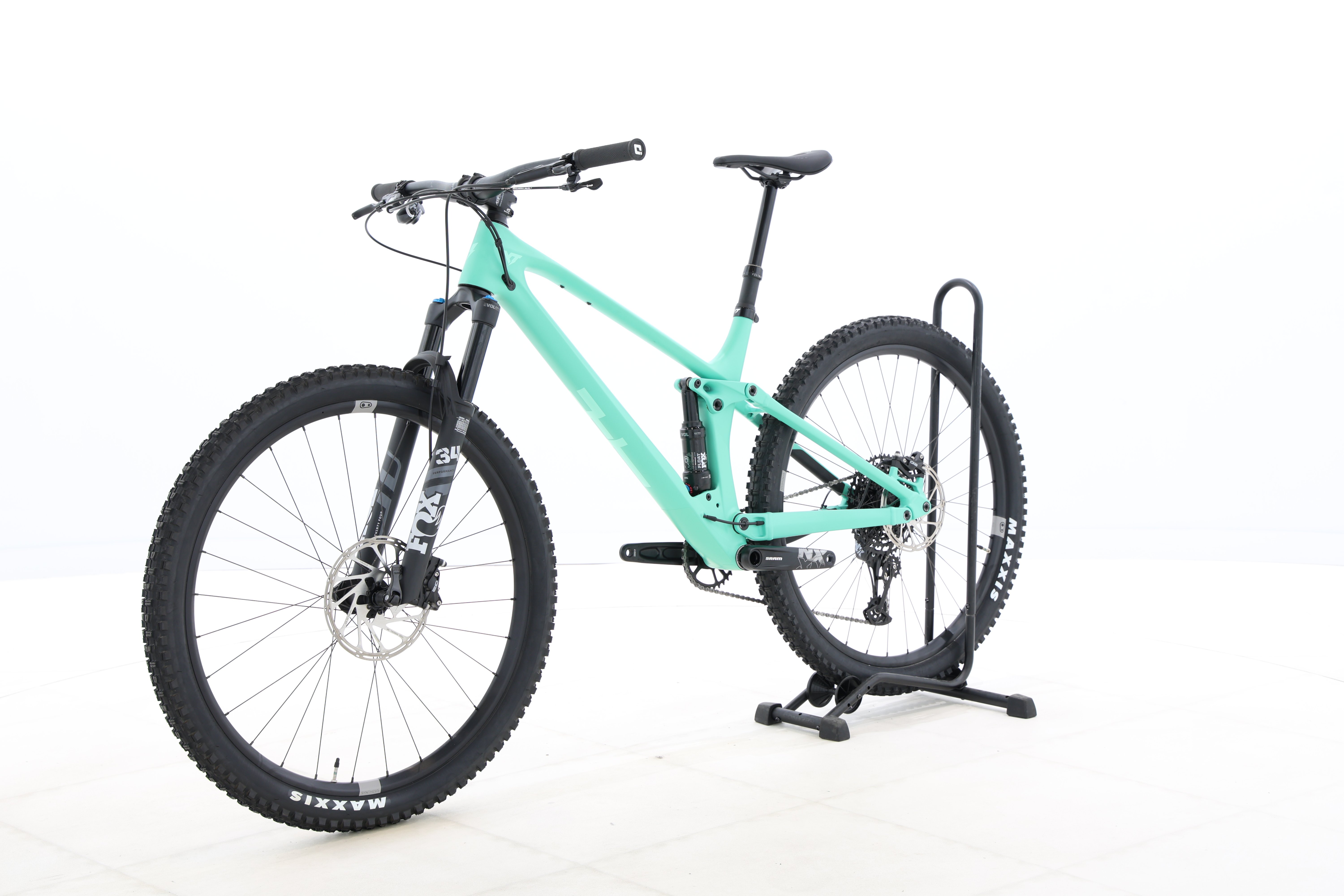 1e6301d4-6ca0-4de2-9e79-49a537d9e1d8