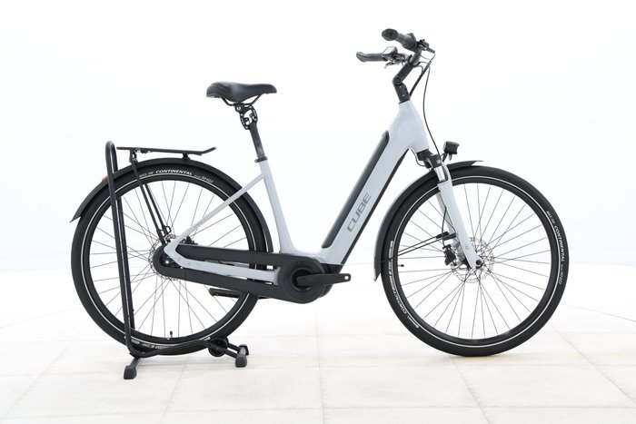 Cube SUPREME HYBRID ONE 400 2023