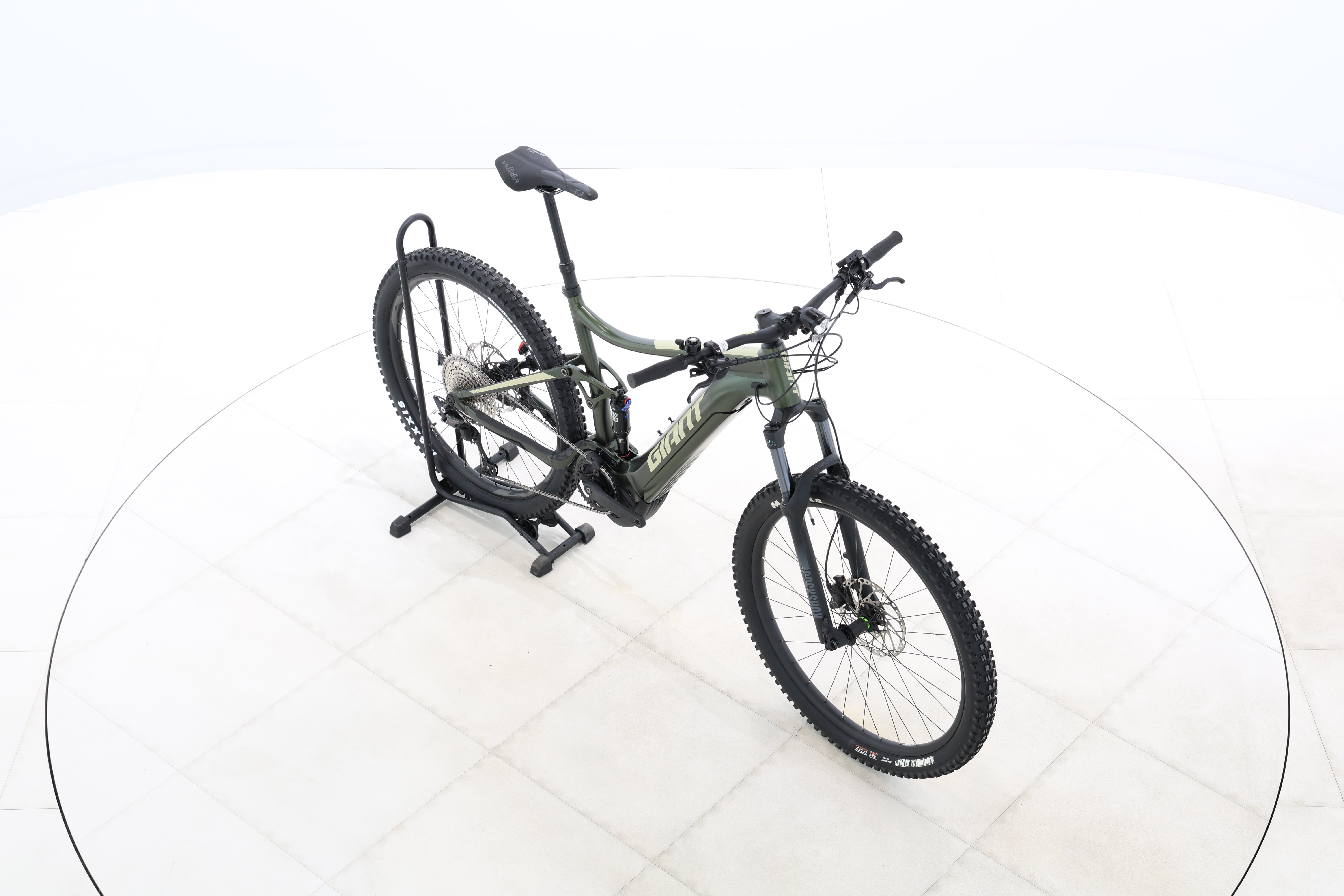 240ba25a-765e-45c1-b82d-fb7da2c95f6d