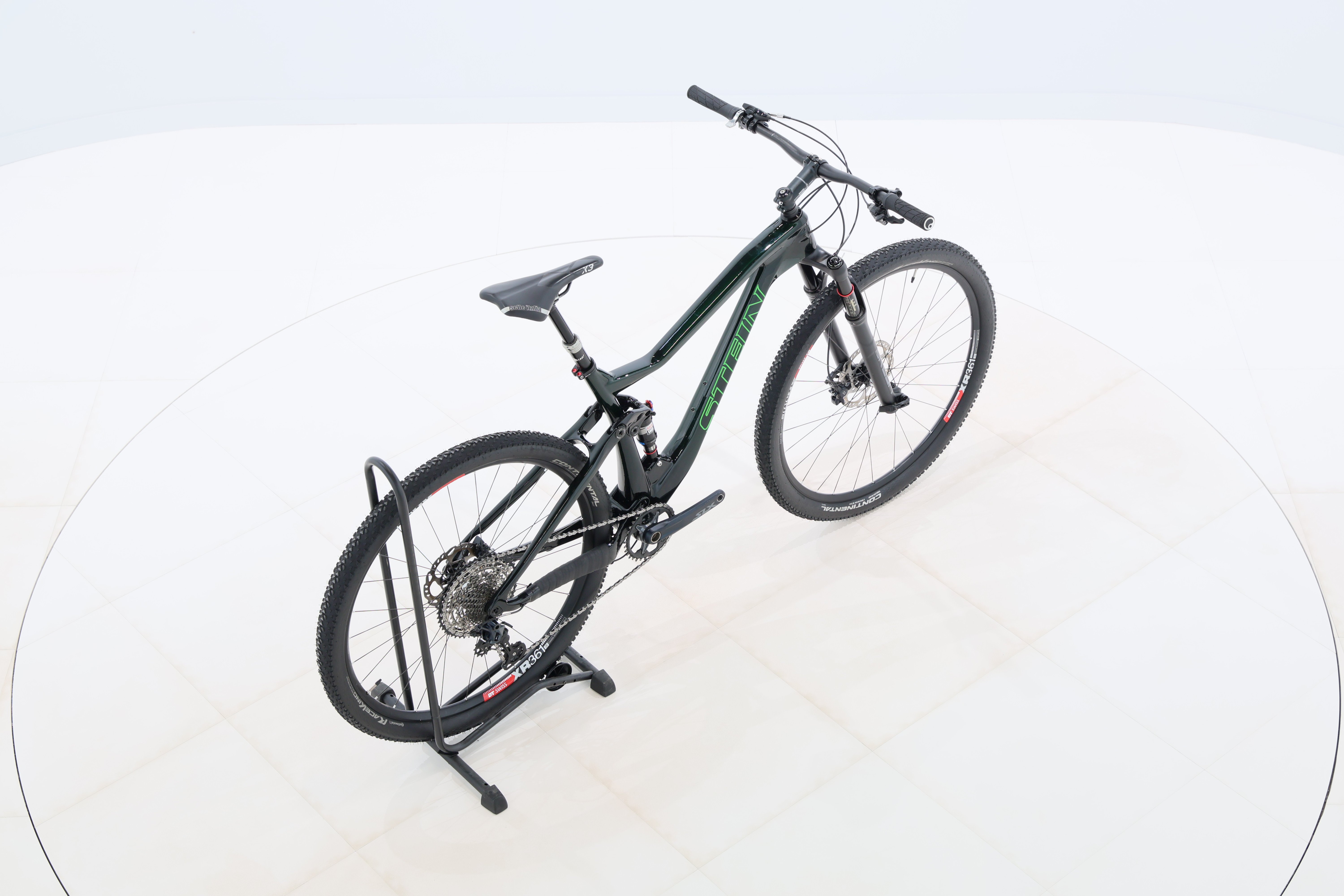 d8f39bfb-5cdd-4de0-b1a0-587d7c847b94