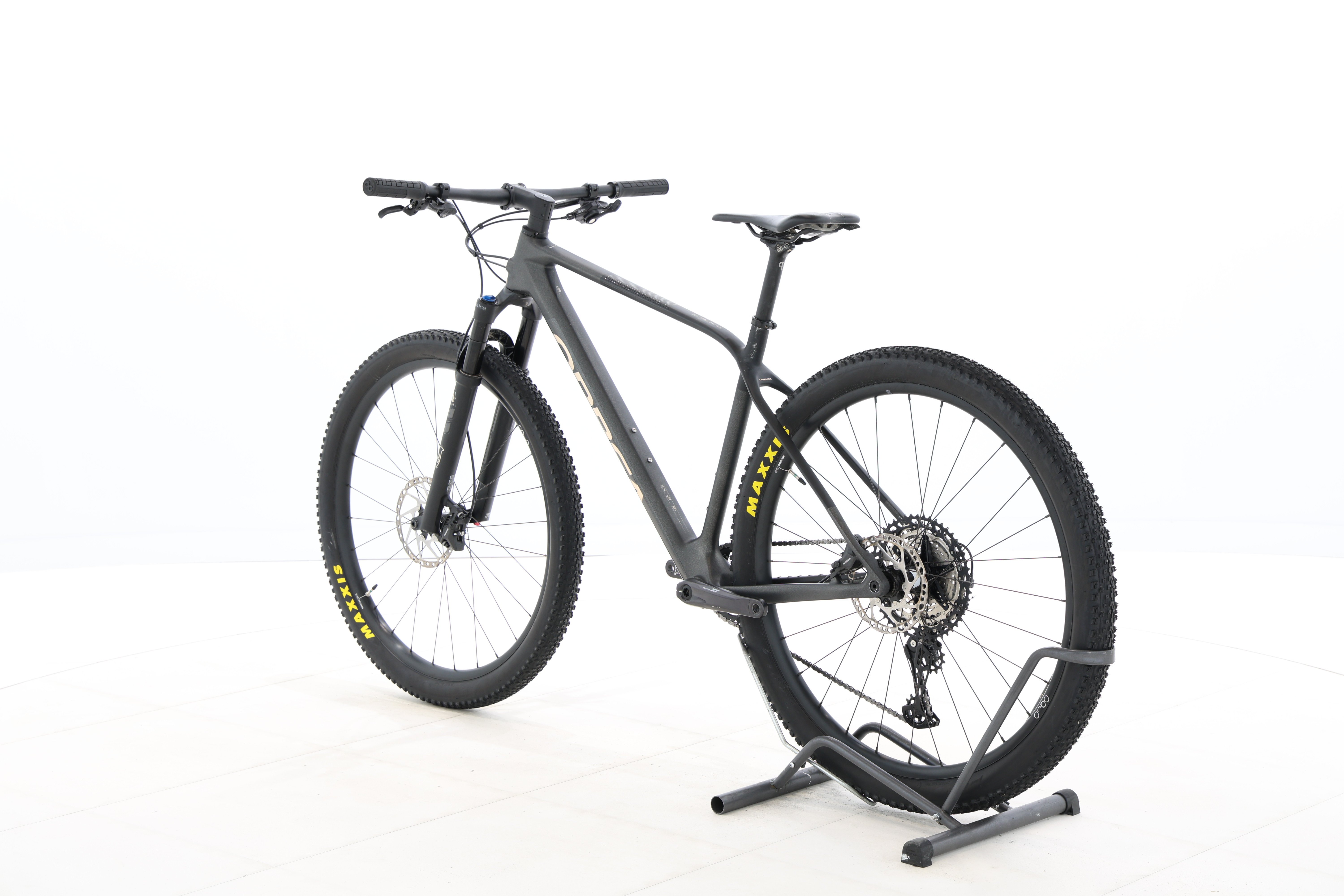 b99752c3-f789-4707-83b1-343709eb53e9