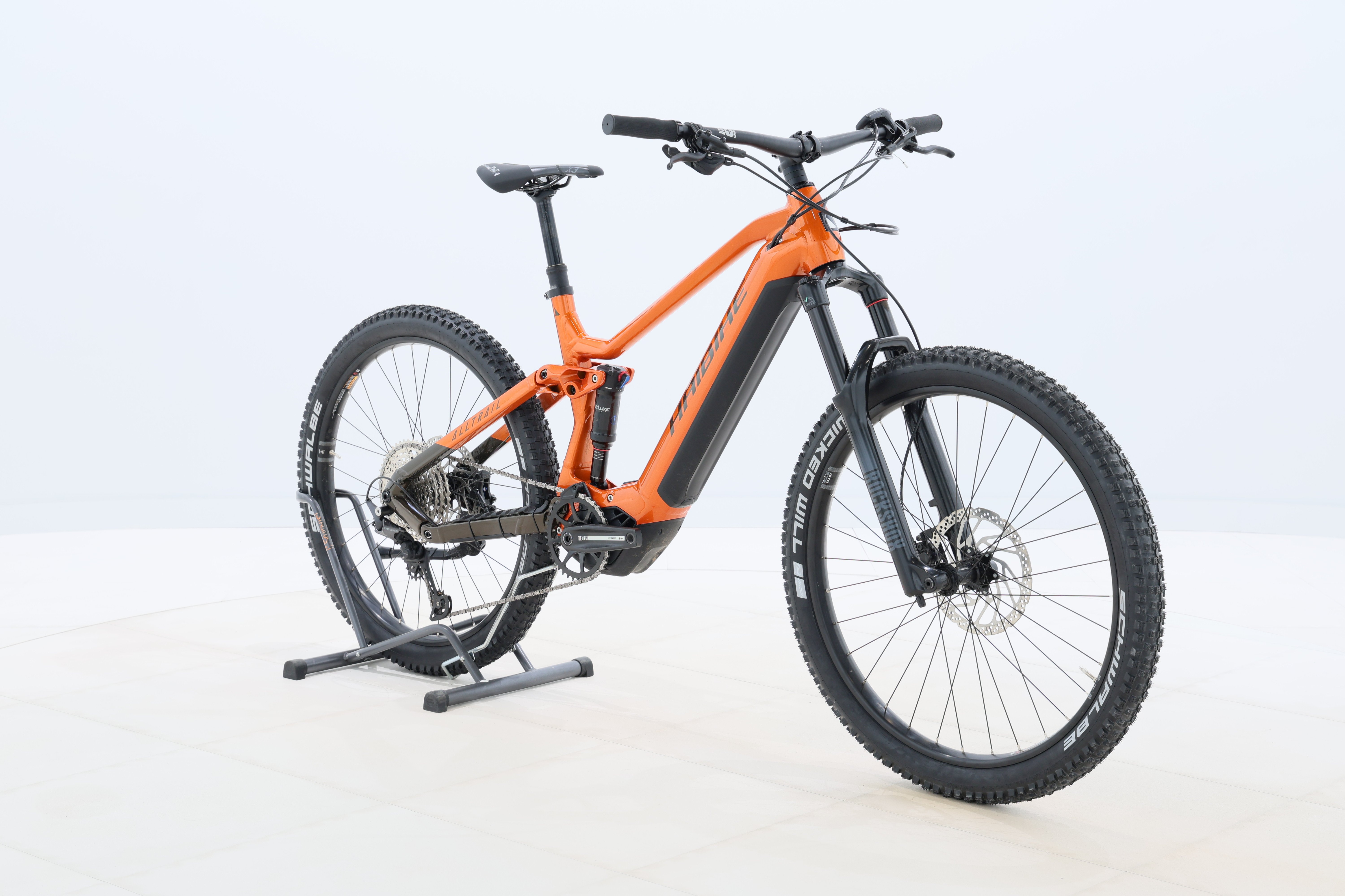 13e664f4-df14-48da-8c18-f18202a4b1e7