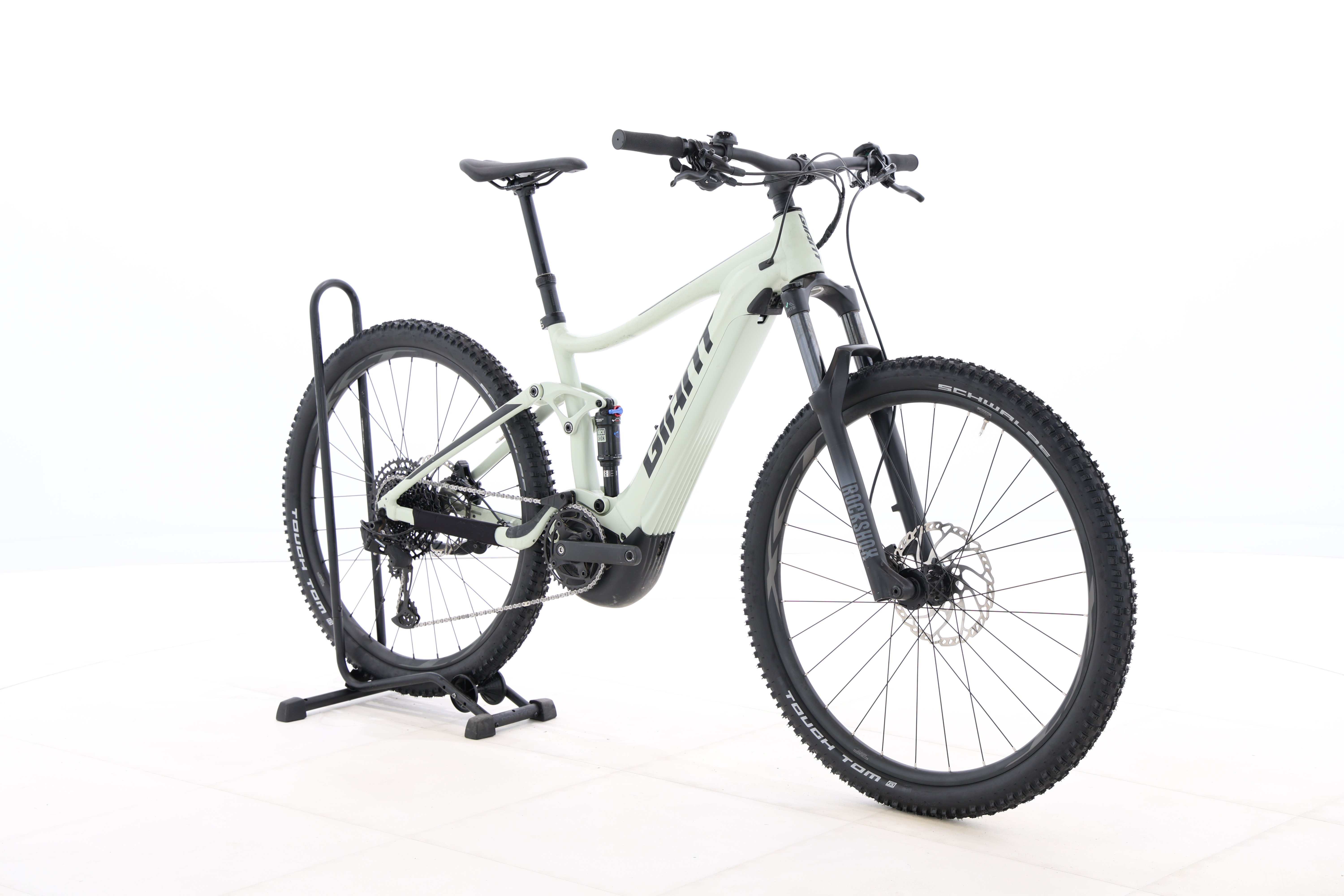 dfe53e5d-d27a-4af6-959c-8cf7dabbb8d8