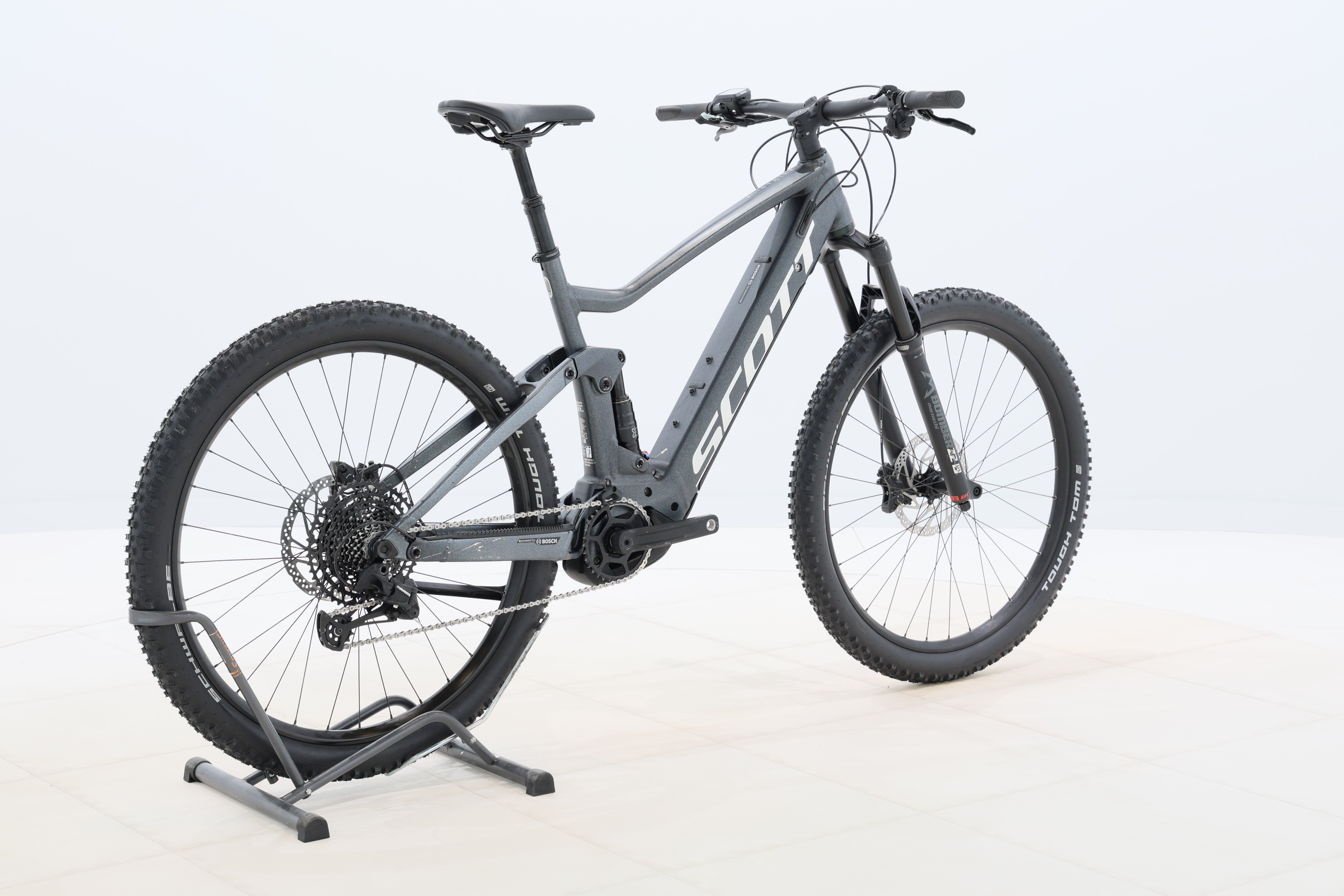 f83bac3a-a4bb-417c-a12d-512cf3a6f5dd