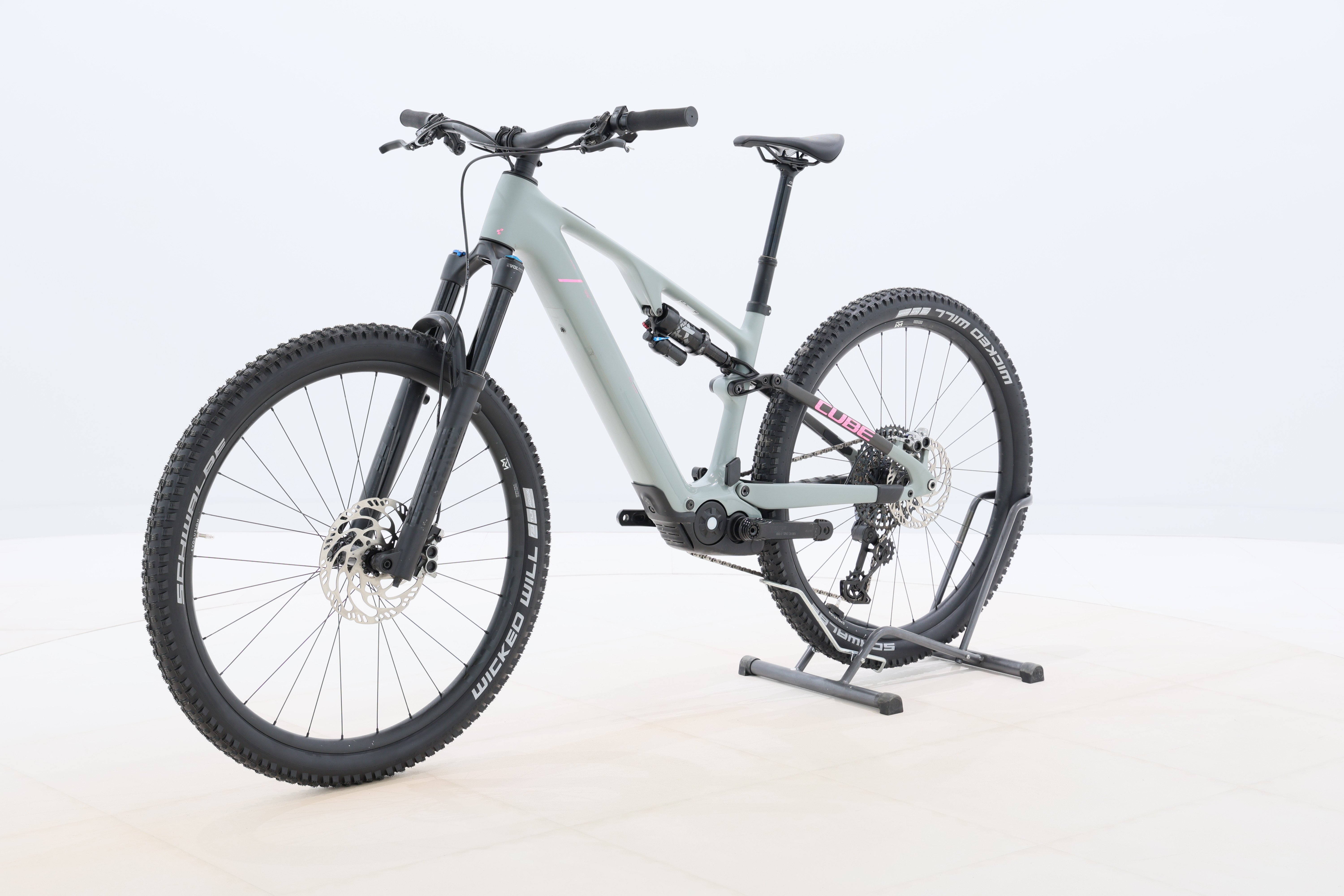 03c33728-efdf-4e8c-ab8f-746d9f997141