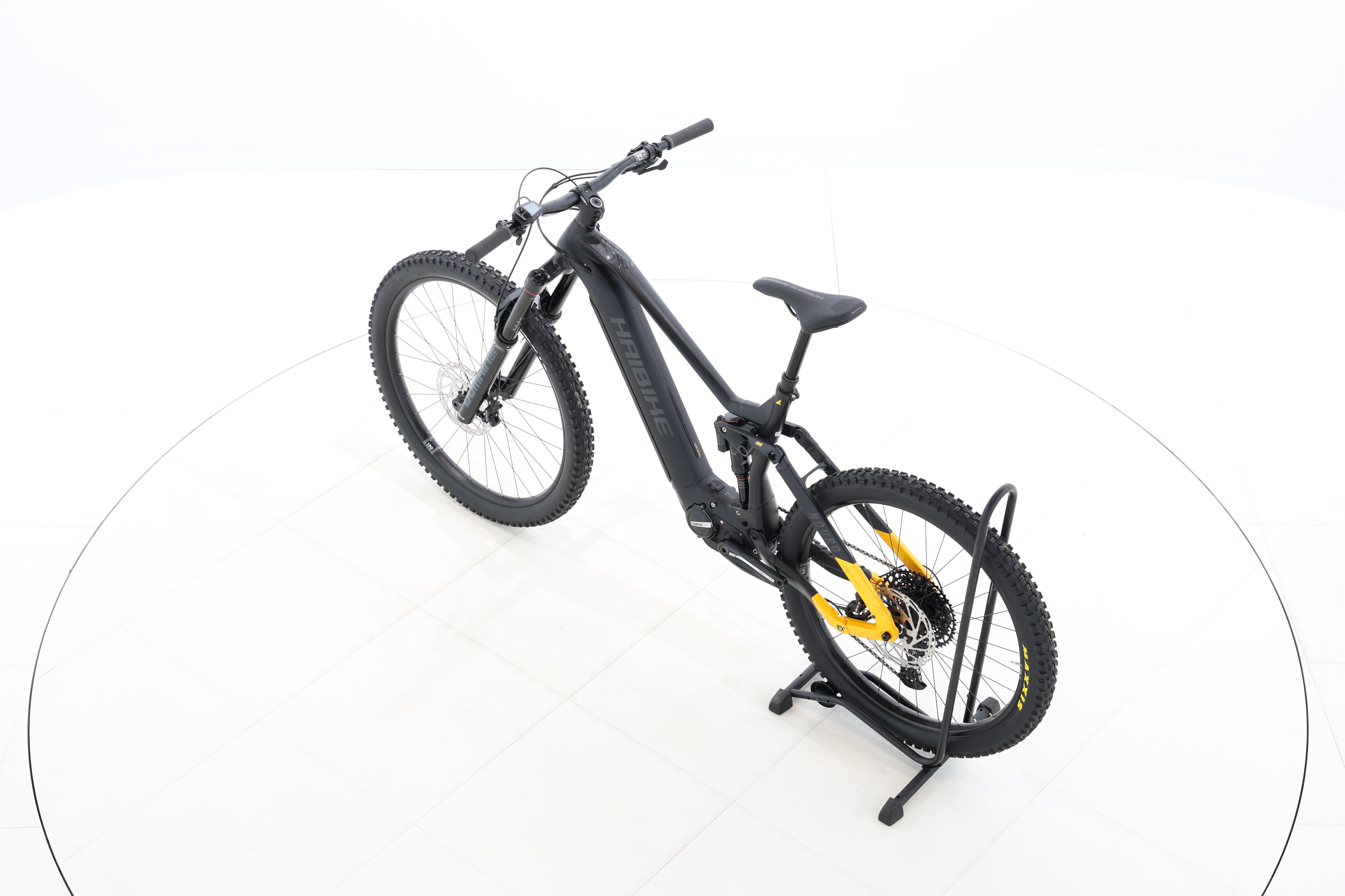 b06a0093-4fdb-46c2-8b48-766915ba3340