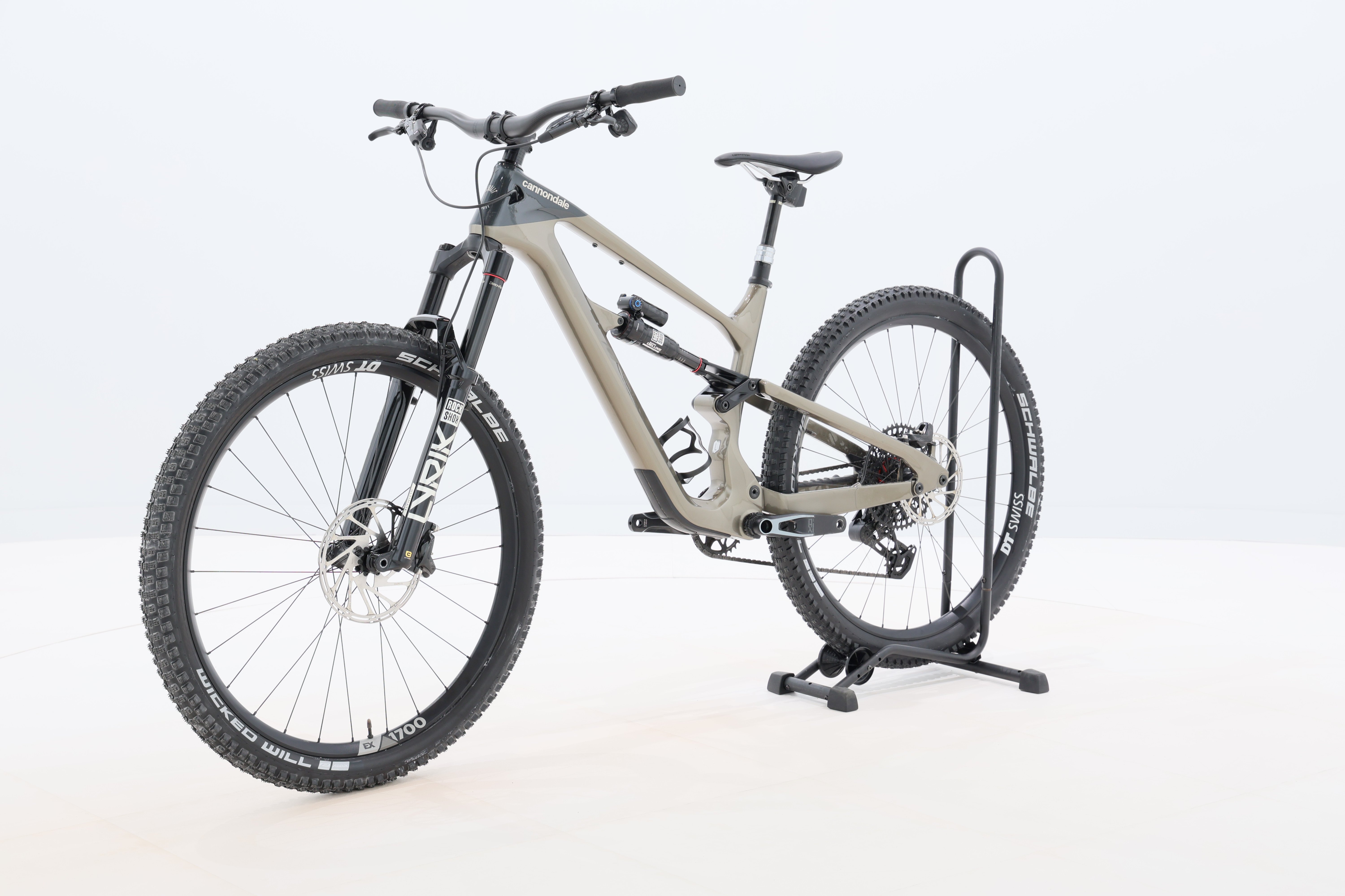 16b9b5d2-89e9-4c72-a3ac-2a67efe3e111