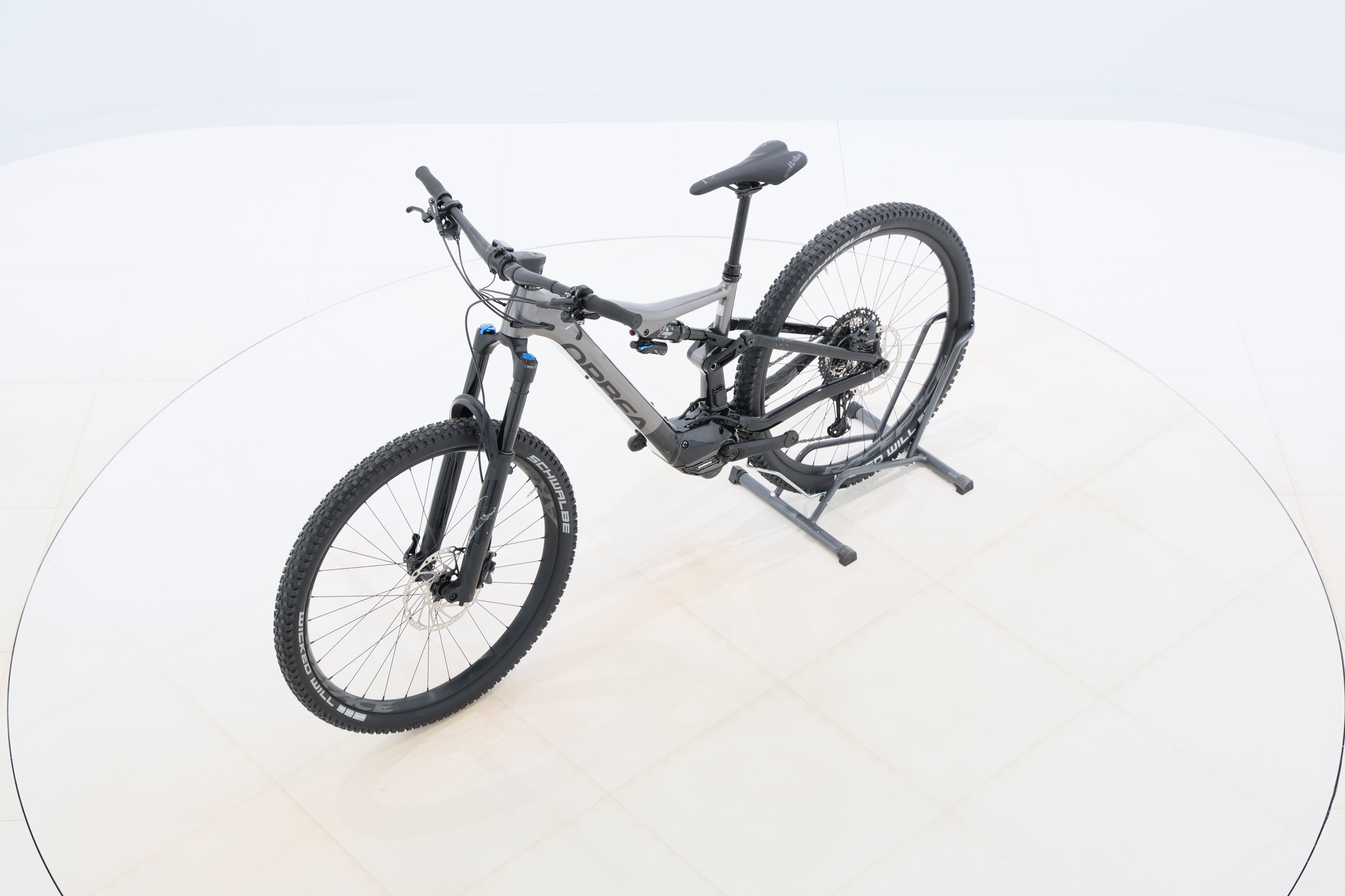 fba16480-3d38-414b-9276-f00ef42e14b6