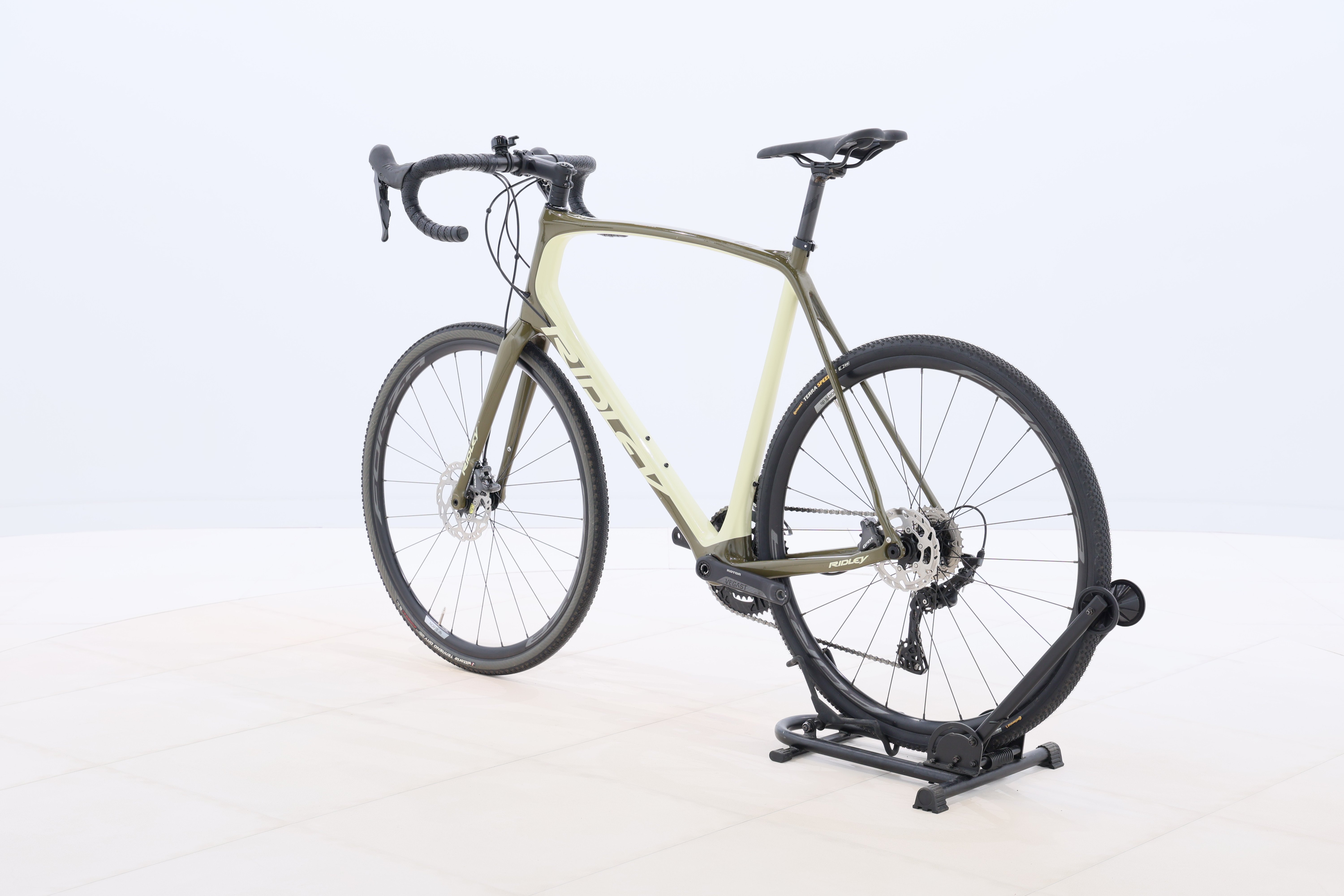 ef1dfa98-44ca-4c84-be19-4a63477d563f