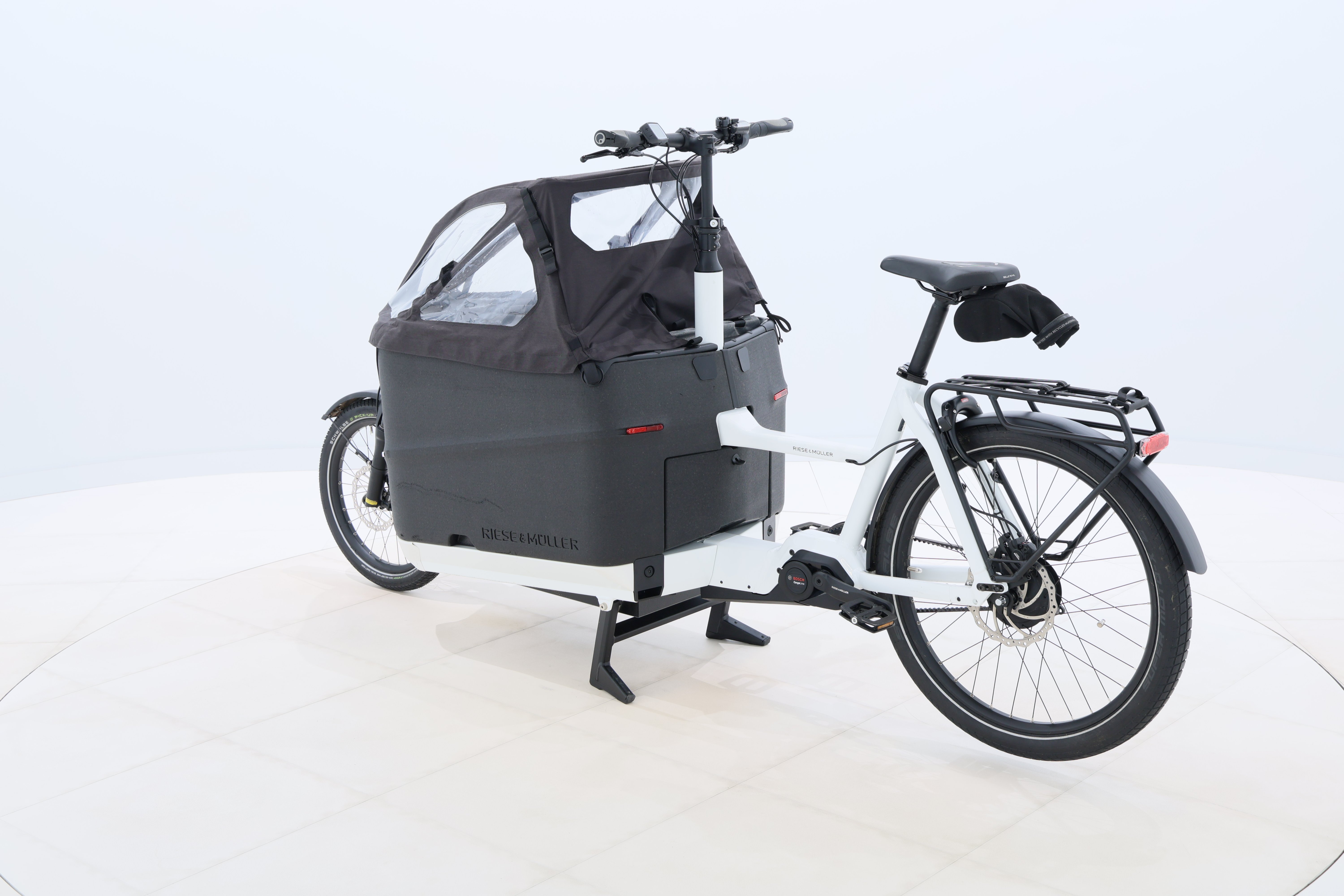 aa6b3eb7-946f-44c5-b27e-3eb8e64e014e